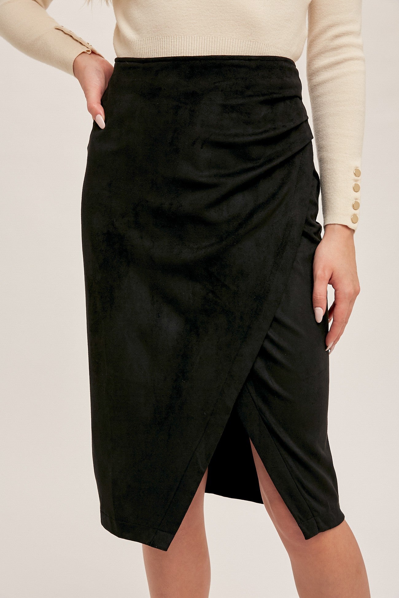 PLEATED FAUX SUEDE SKIRT