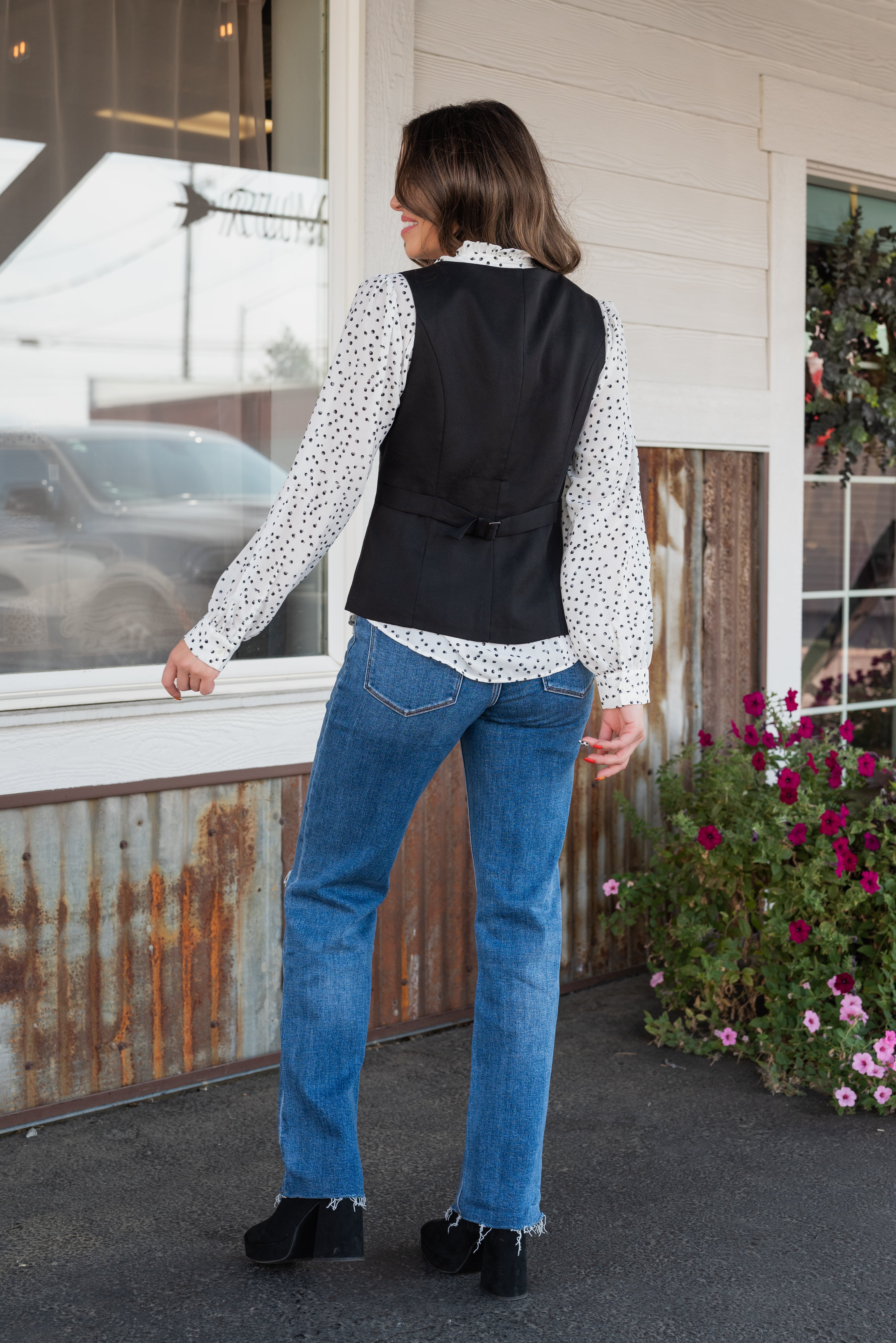 THEA VEST