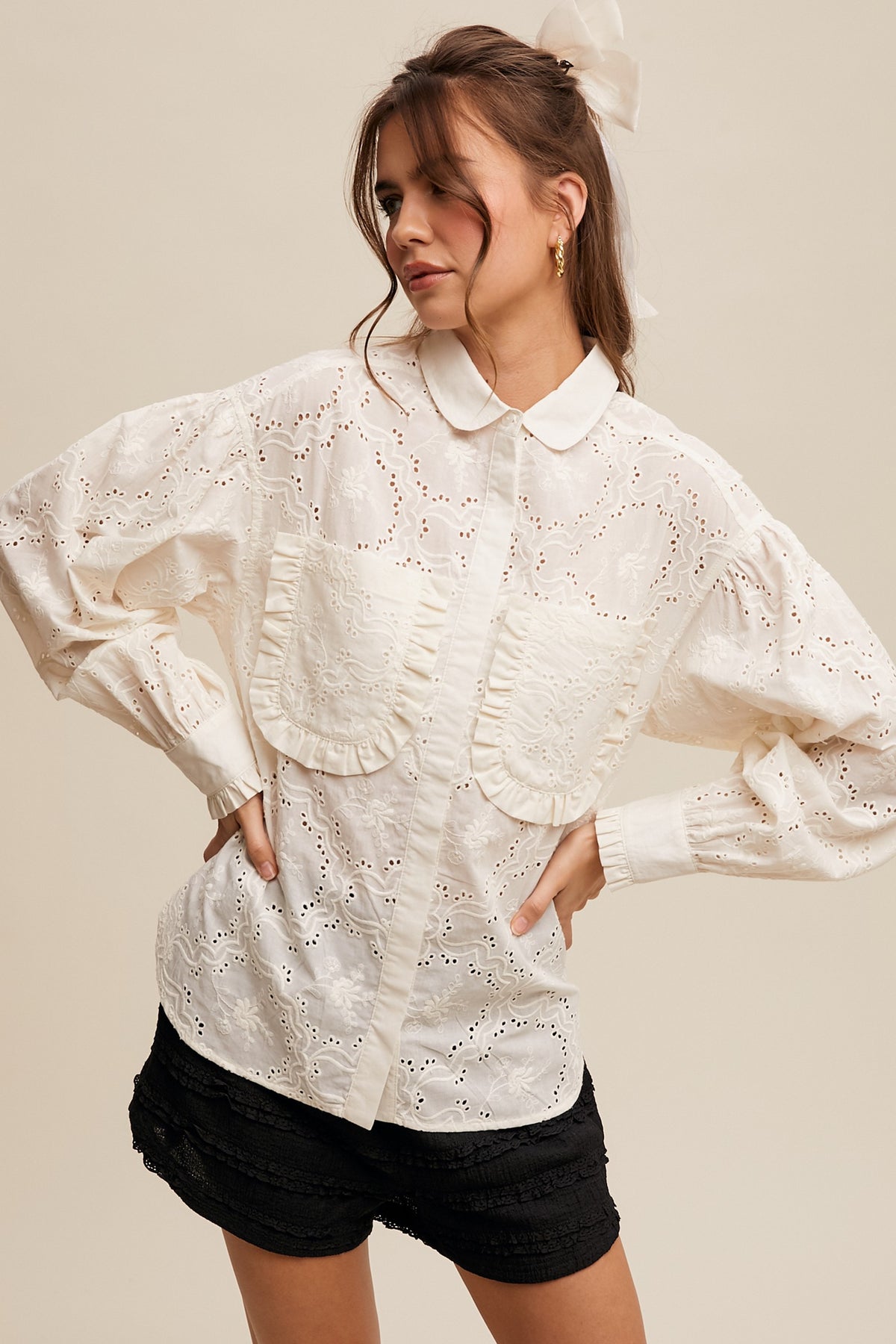 PHYLISS EYELET BUTTON DOWN