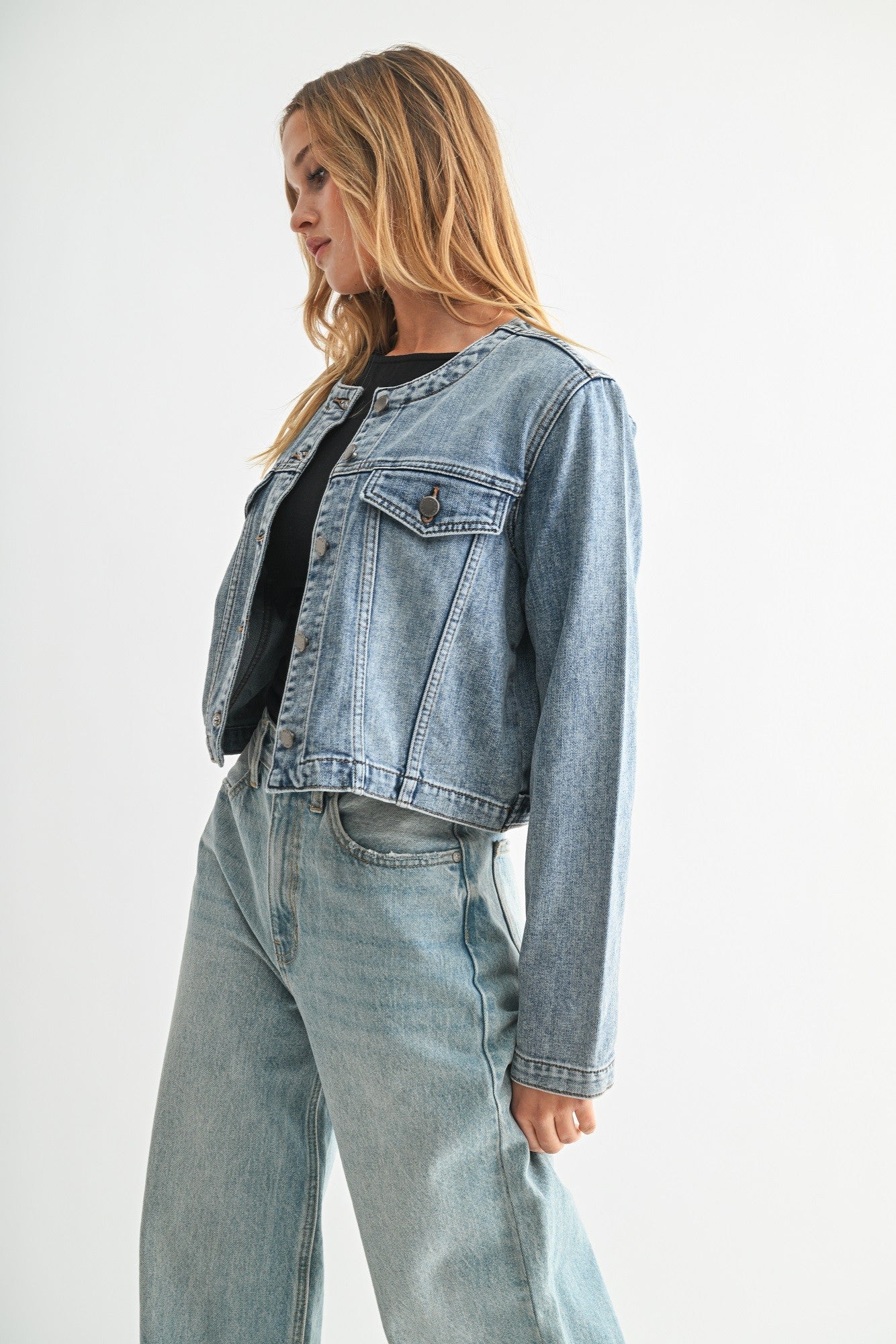 LAINEY COLLARLESS JACKET