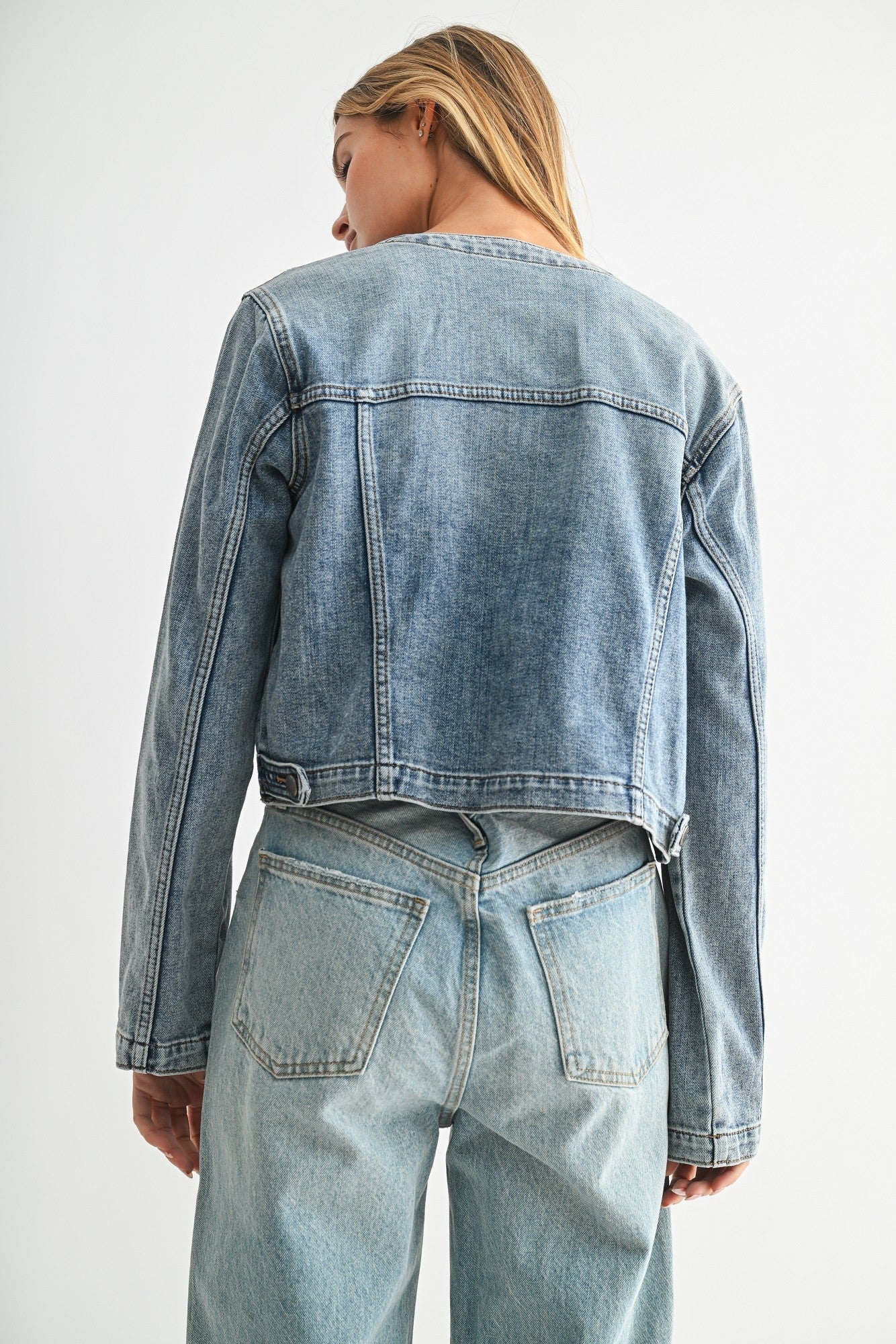 LAINEY COLLARLESS JACKET