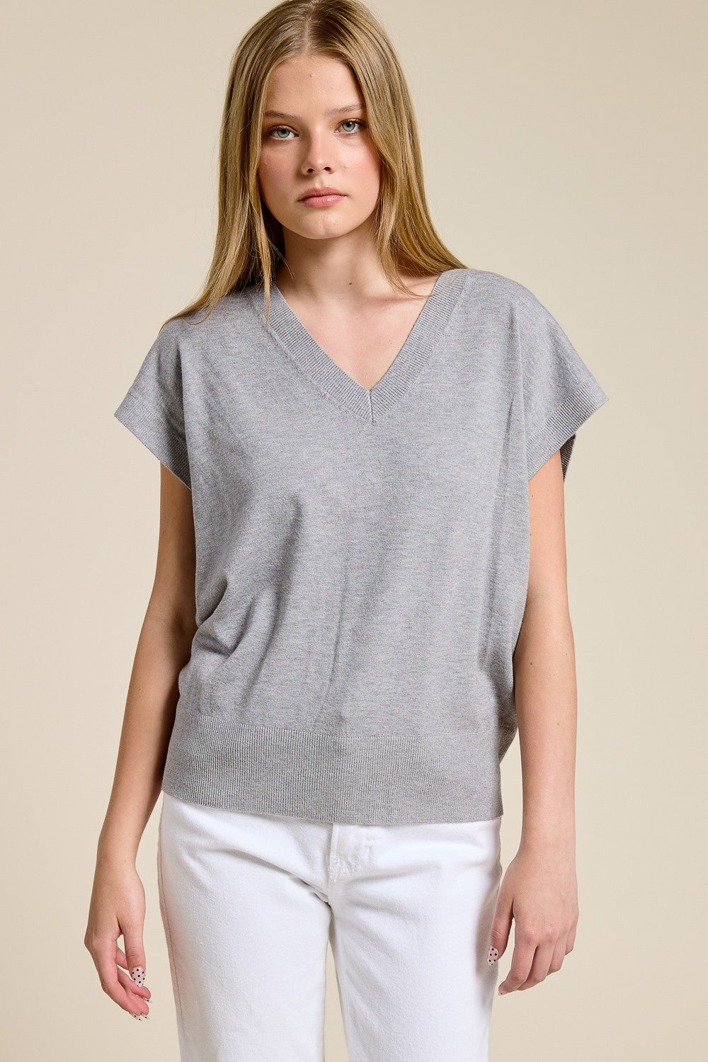 KHLOE V NECK