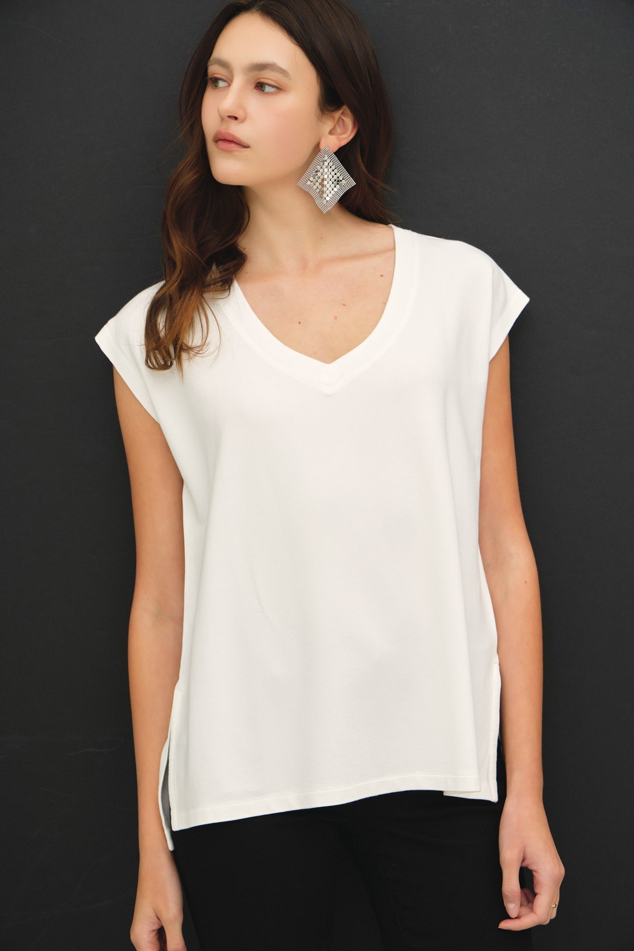 CASSANDRA V-NECK TEE