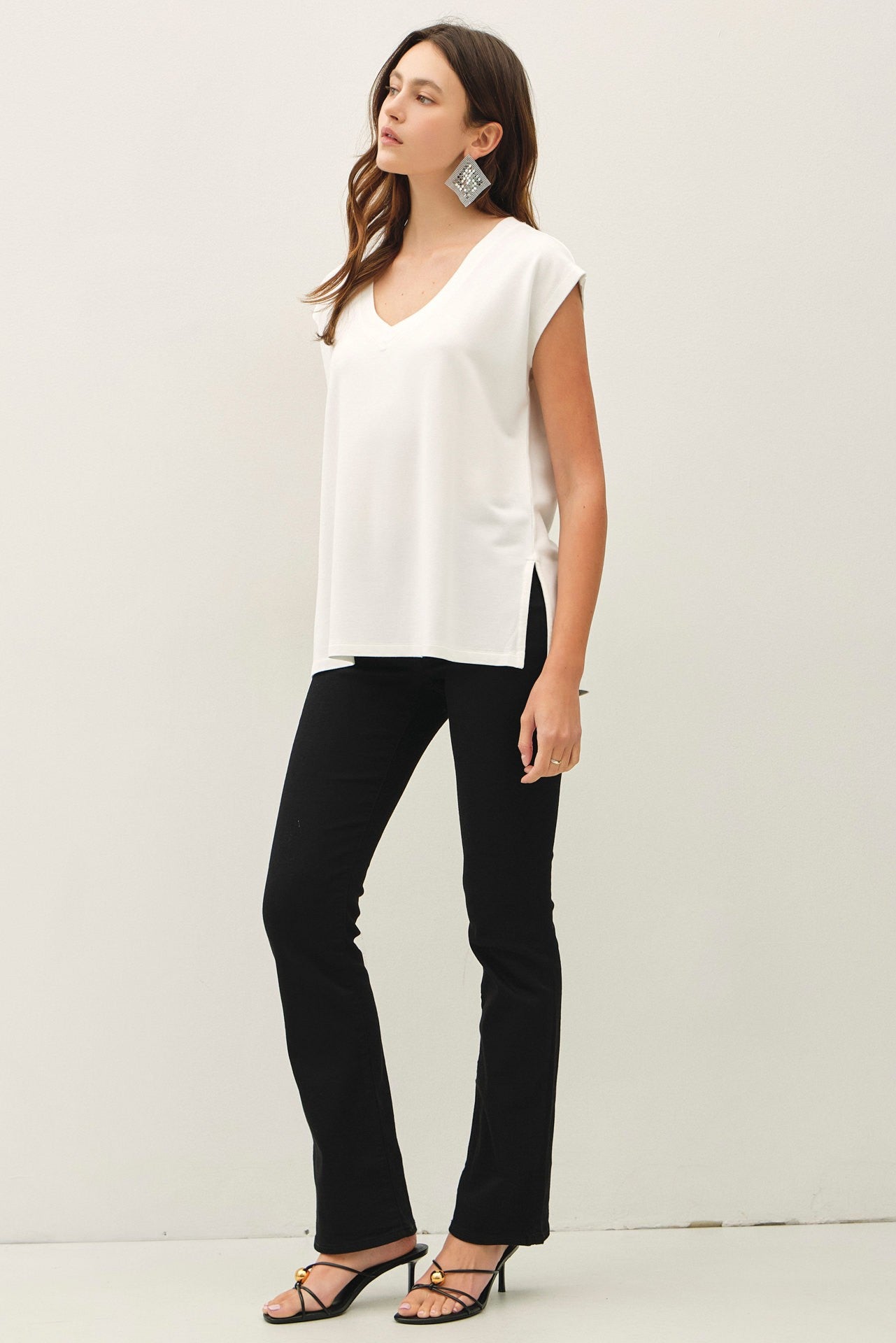 CASSANDRA V-NECK TEE