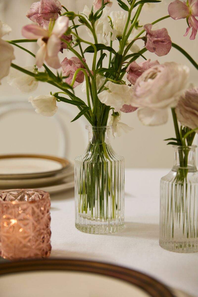 Karina Budvase 2.5" x 5.5"