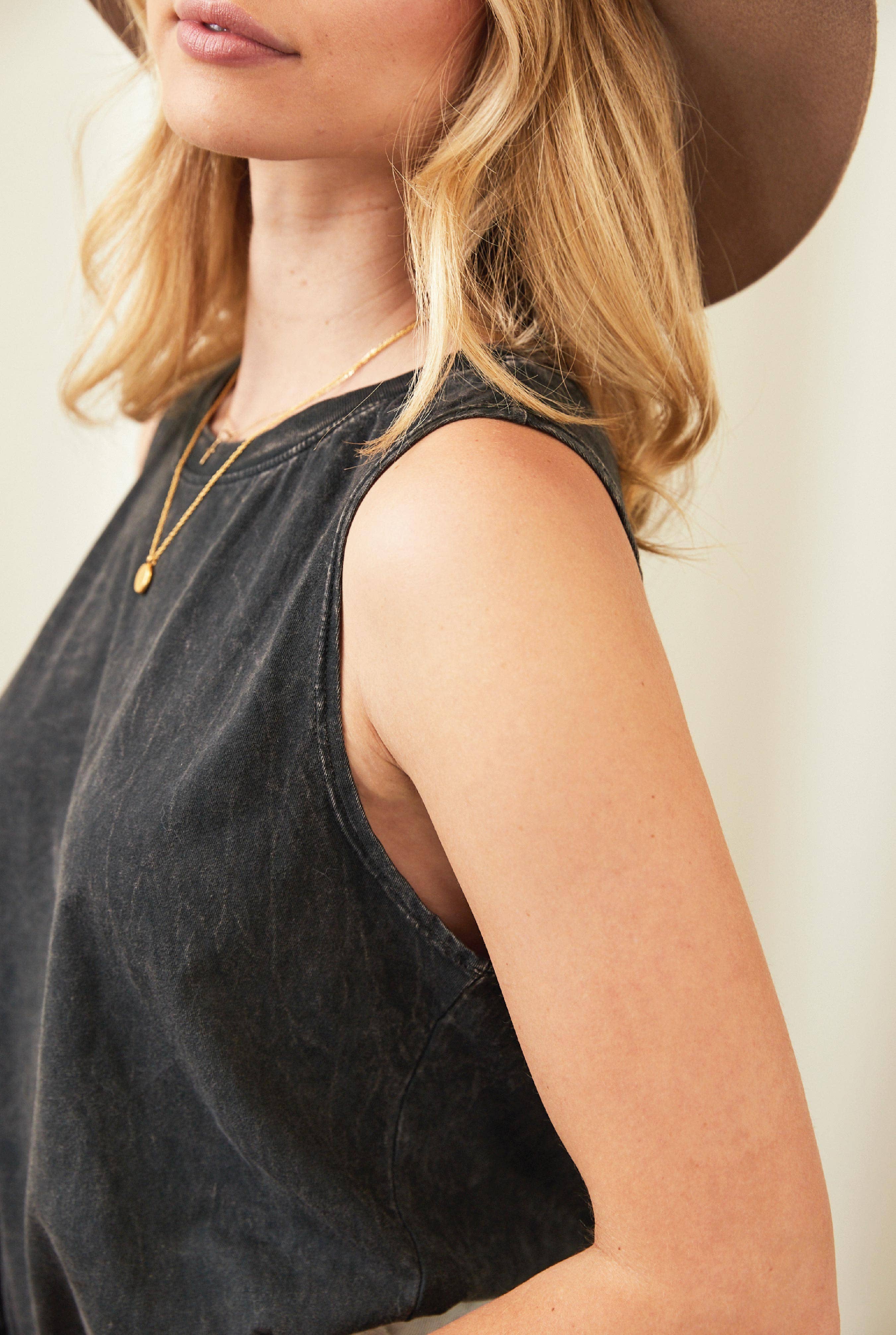 PICKLE BALLER Front and Back Mineral Graphic Tank Top