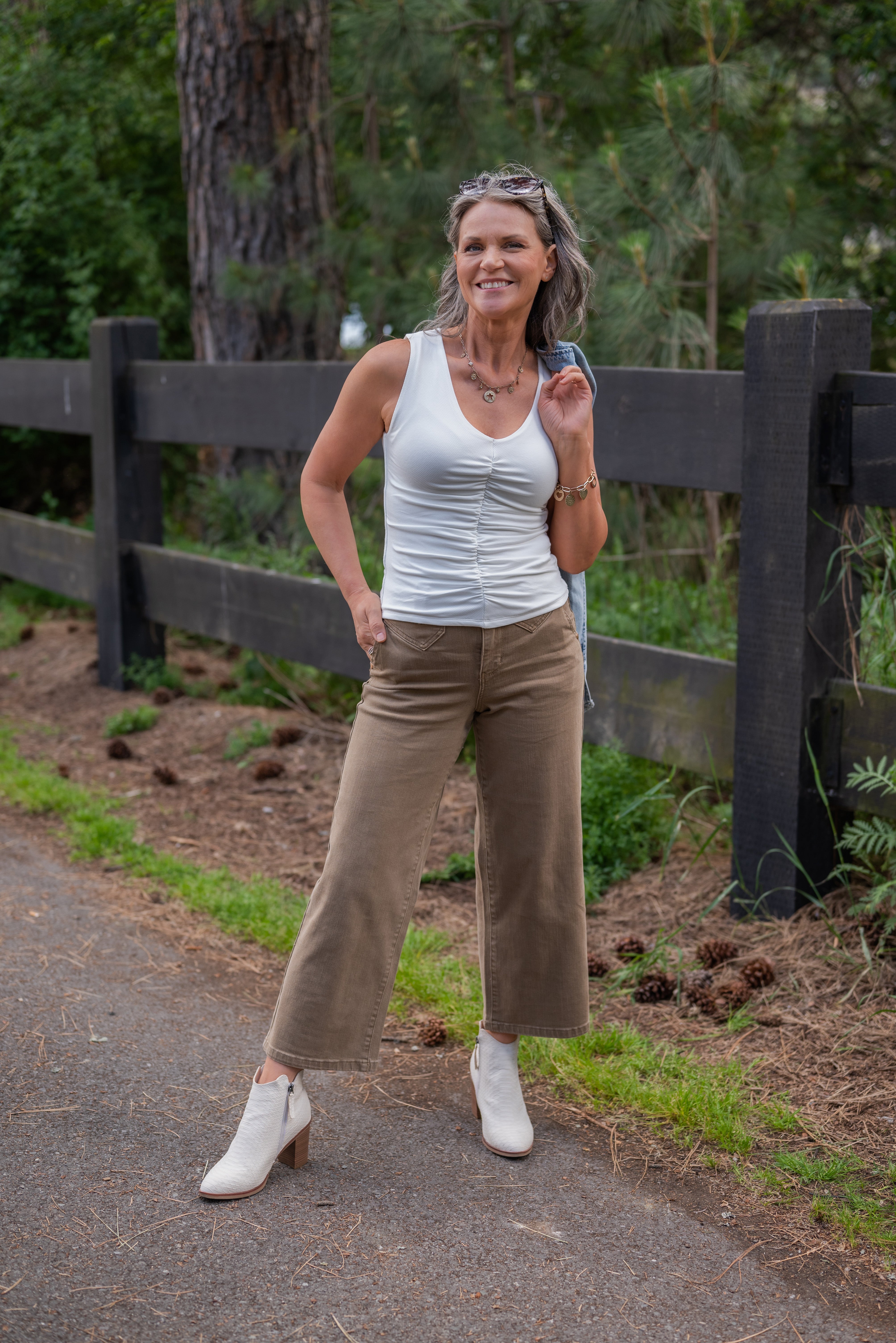 BELINDA SLEEVELESS TOP