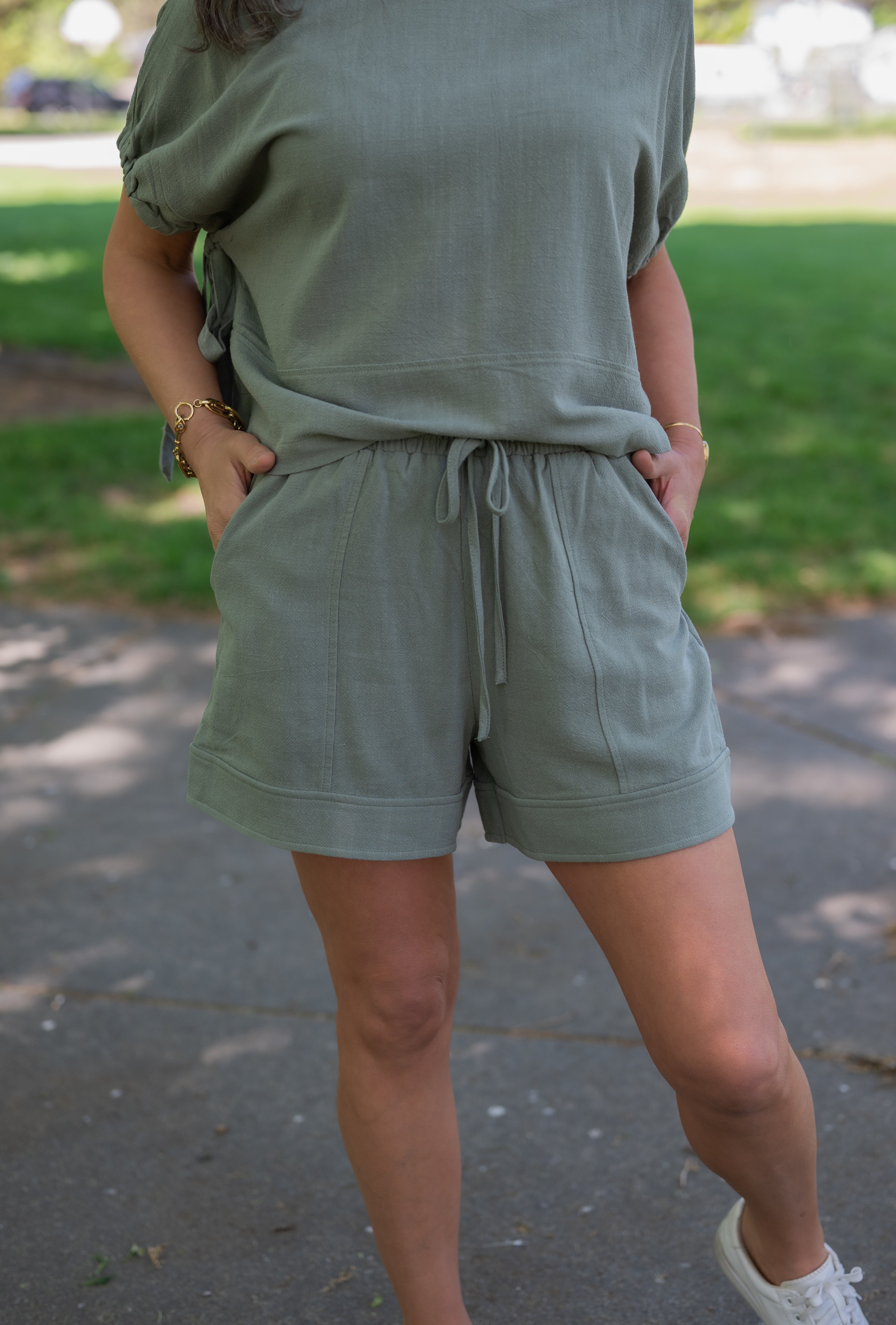 CHERI LINEN SHORTS