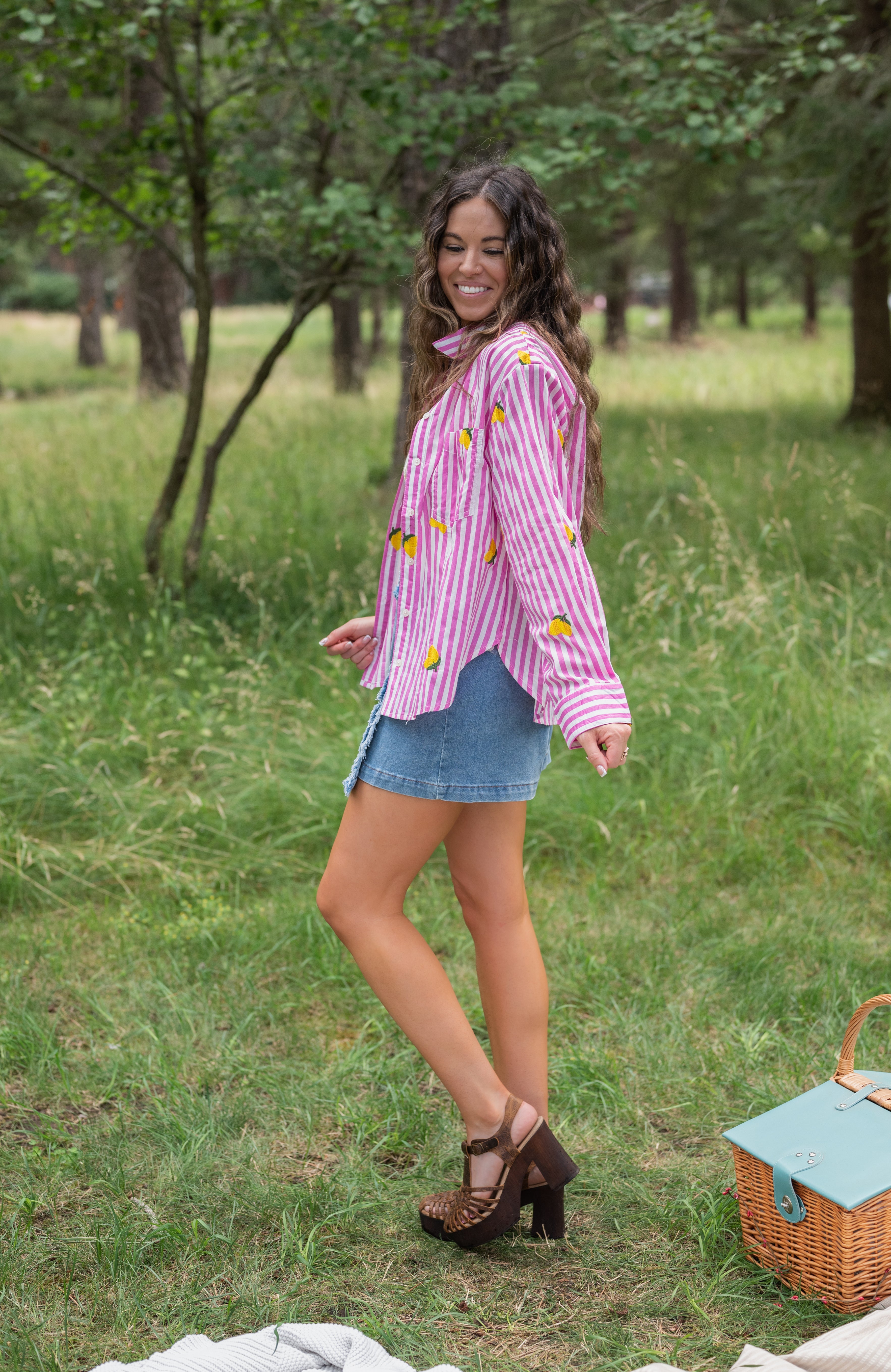 LEMON EMBROIDERED BLOUSE