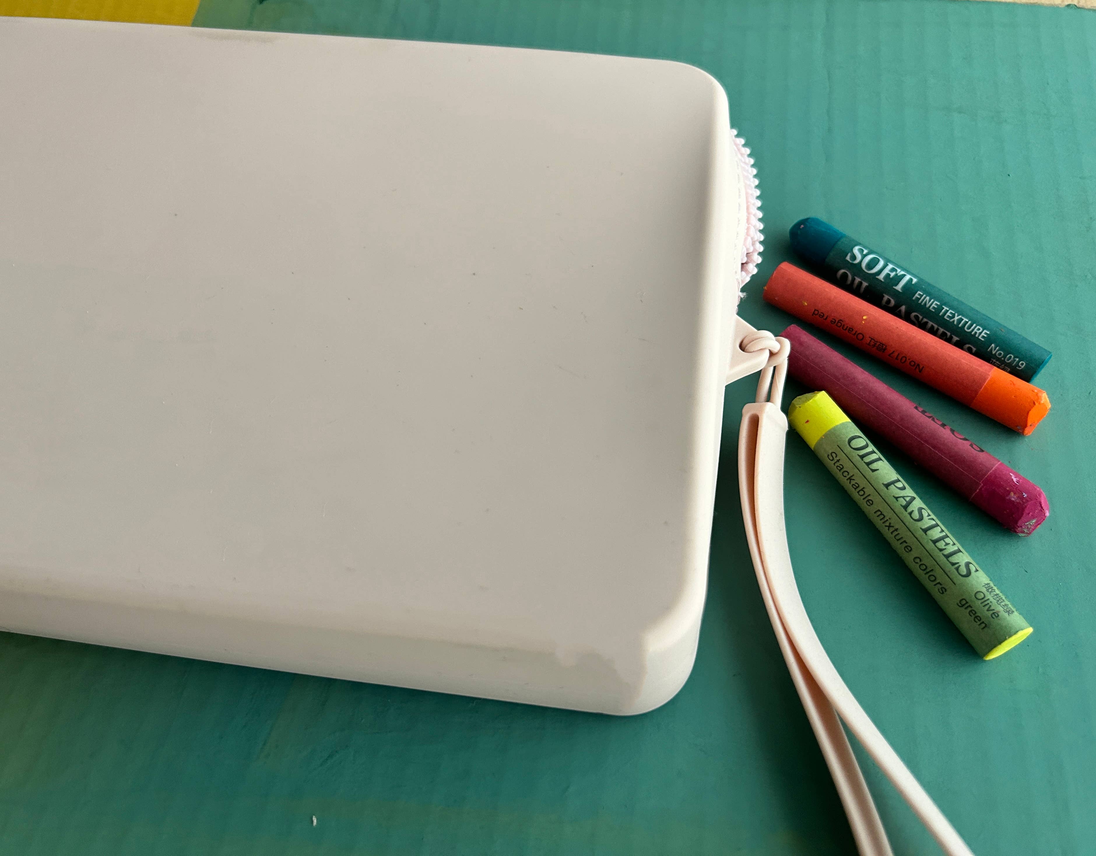 Silicone Art Bag | Waterproof, Washable Art Pouch
