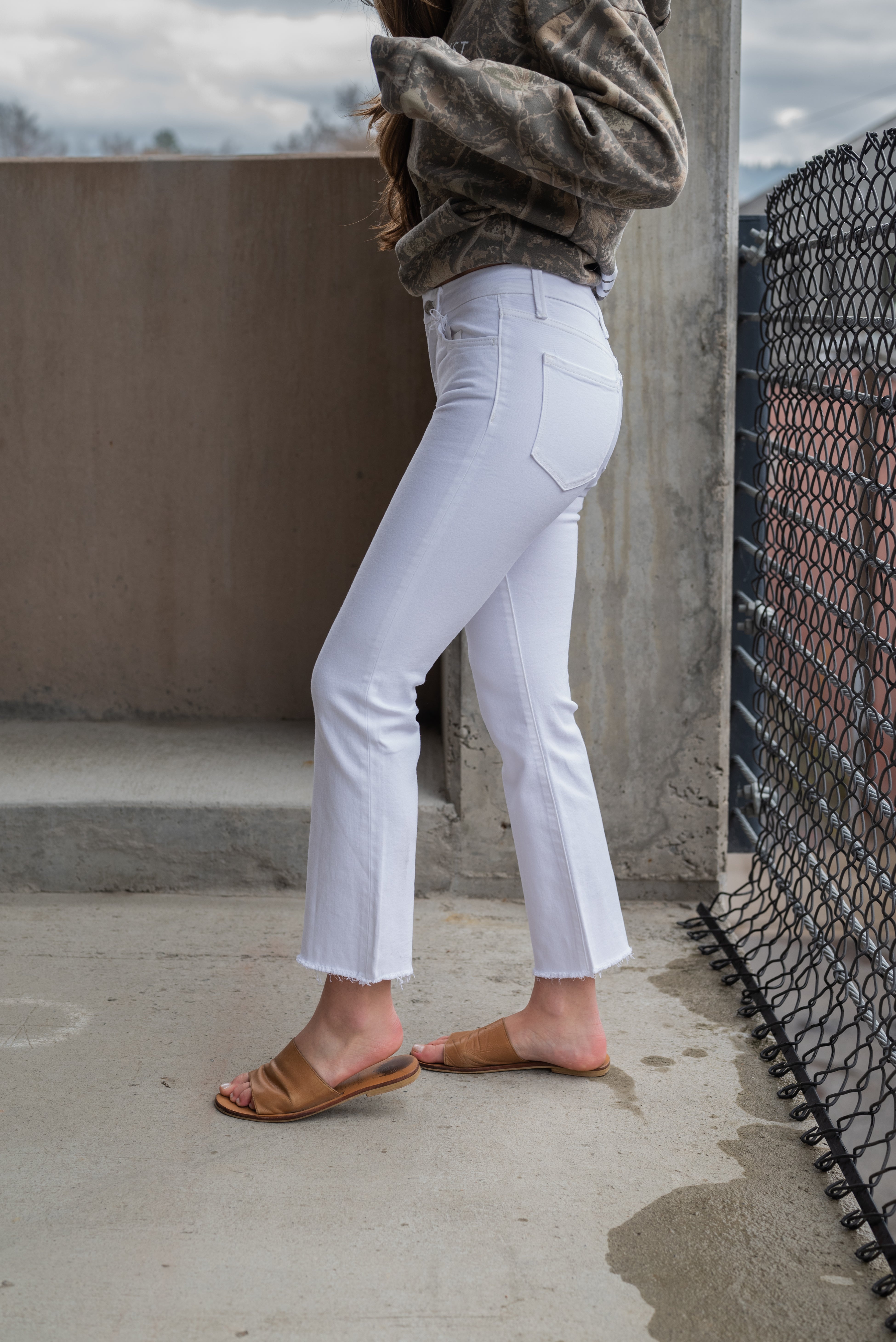 ATHENA MR CROP FLARE