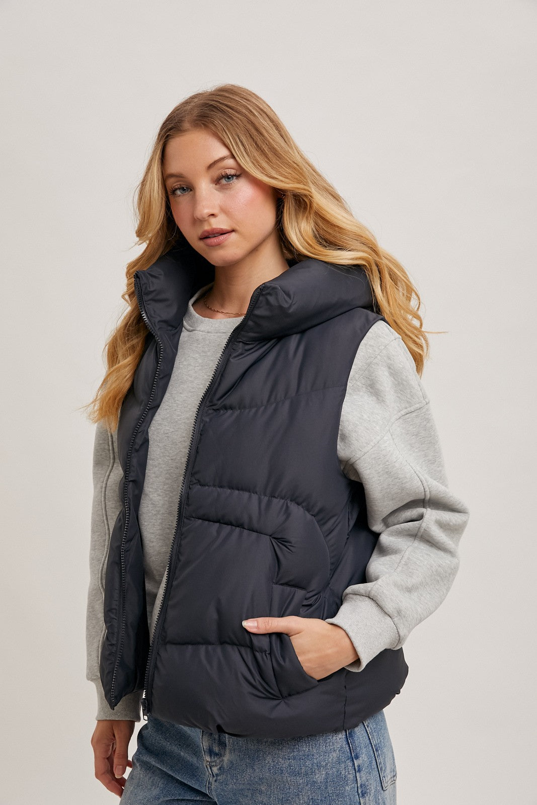 DAKOTA HOODED VEST