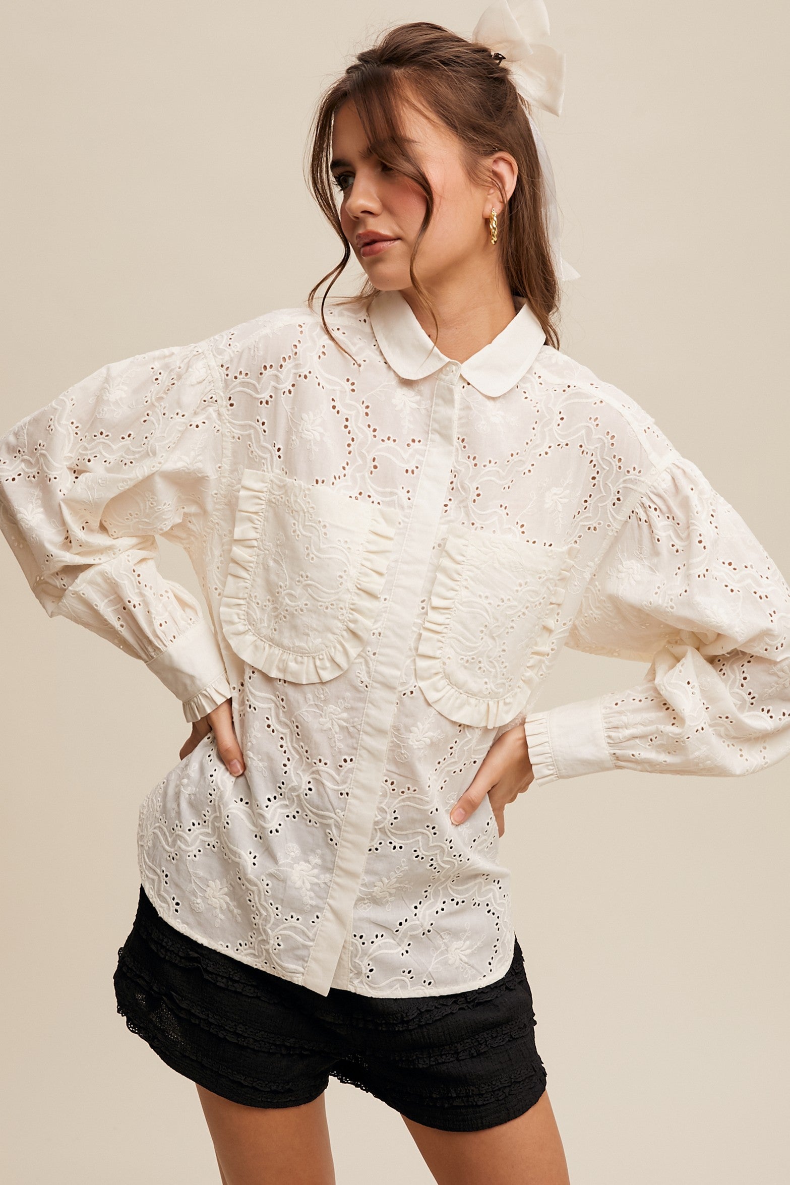PHYLISS EYELET BUTTON DOWN