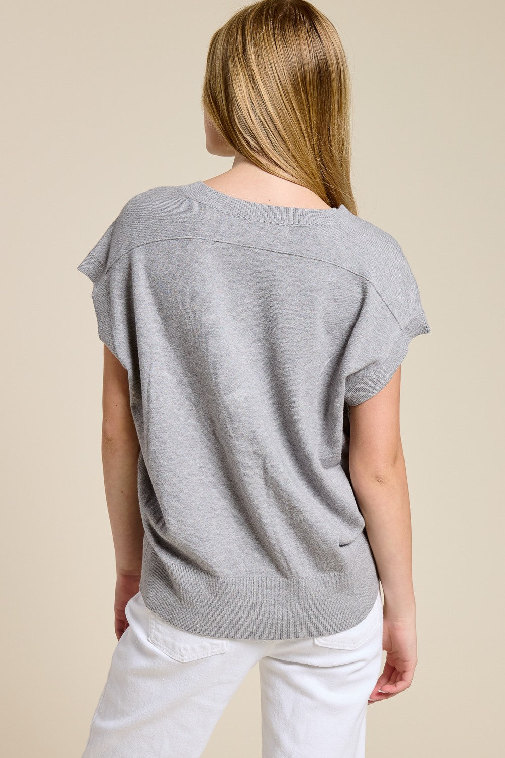 KHLOE V NECK
