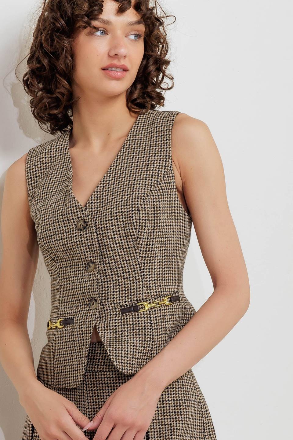 JAYLEEN VEST