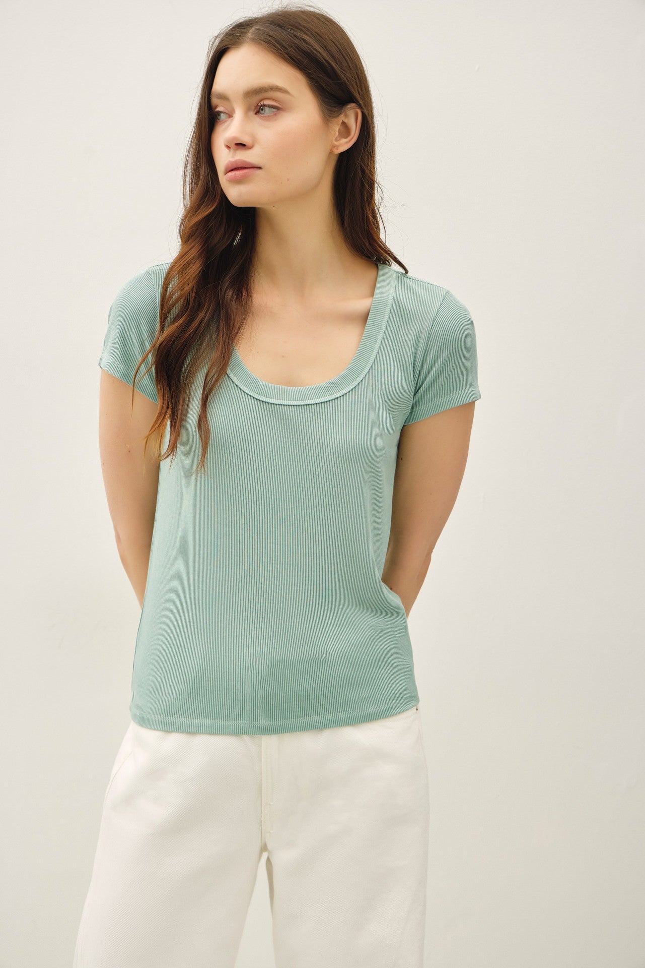 LEE SCOOP NECK TEE