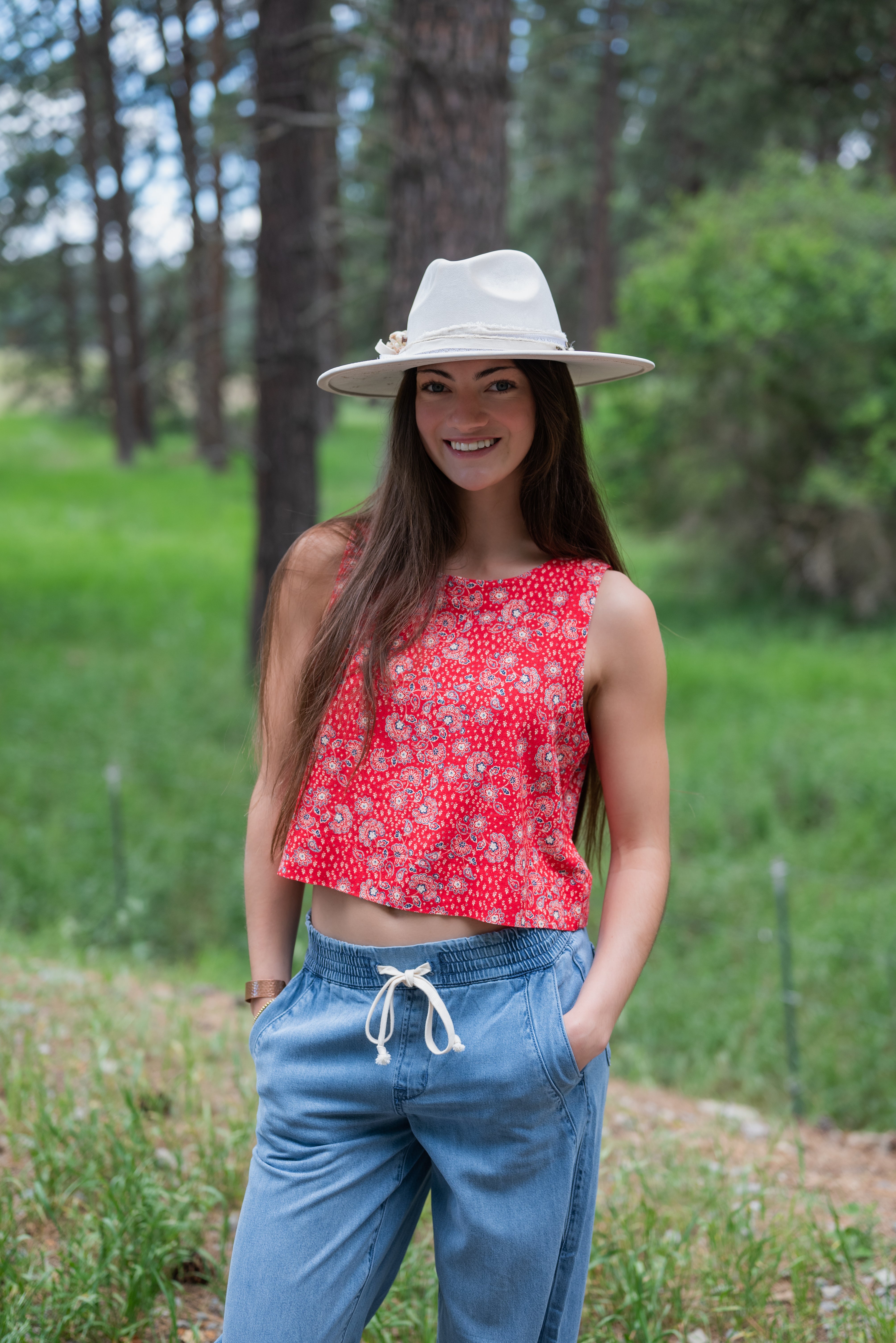 FIRECRACKER SLVLESS TOP