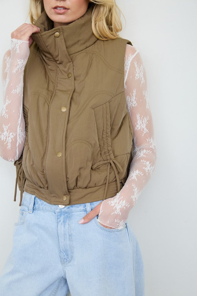 AMALIE VEST