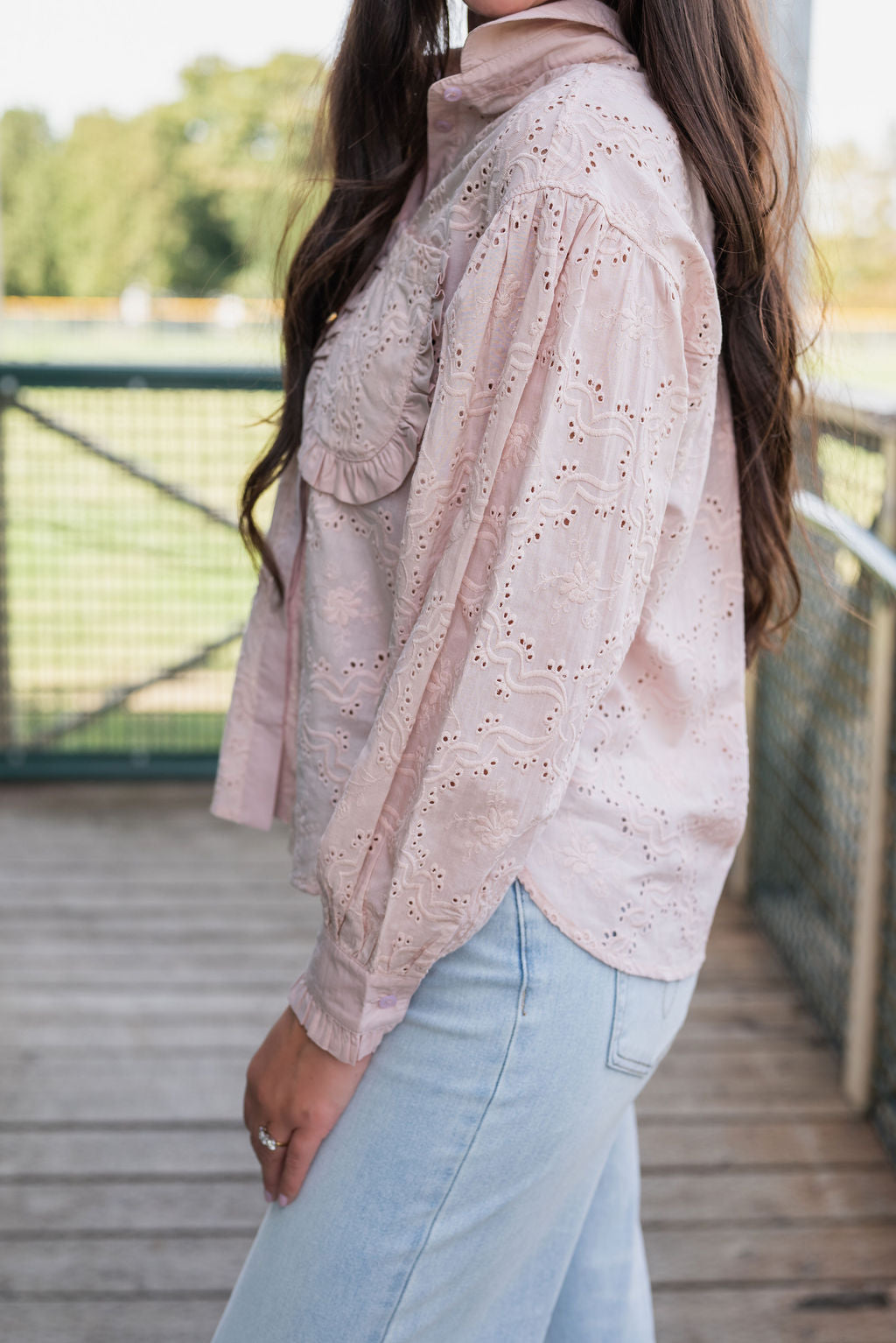 PHYLISS EYELET BUTTON DOWN