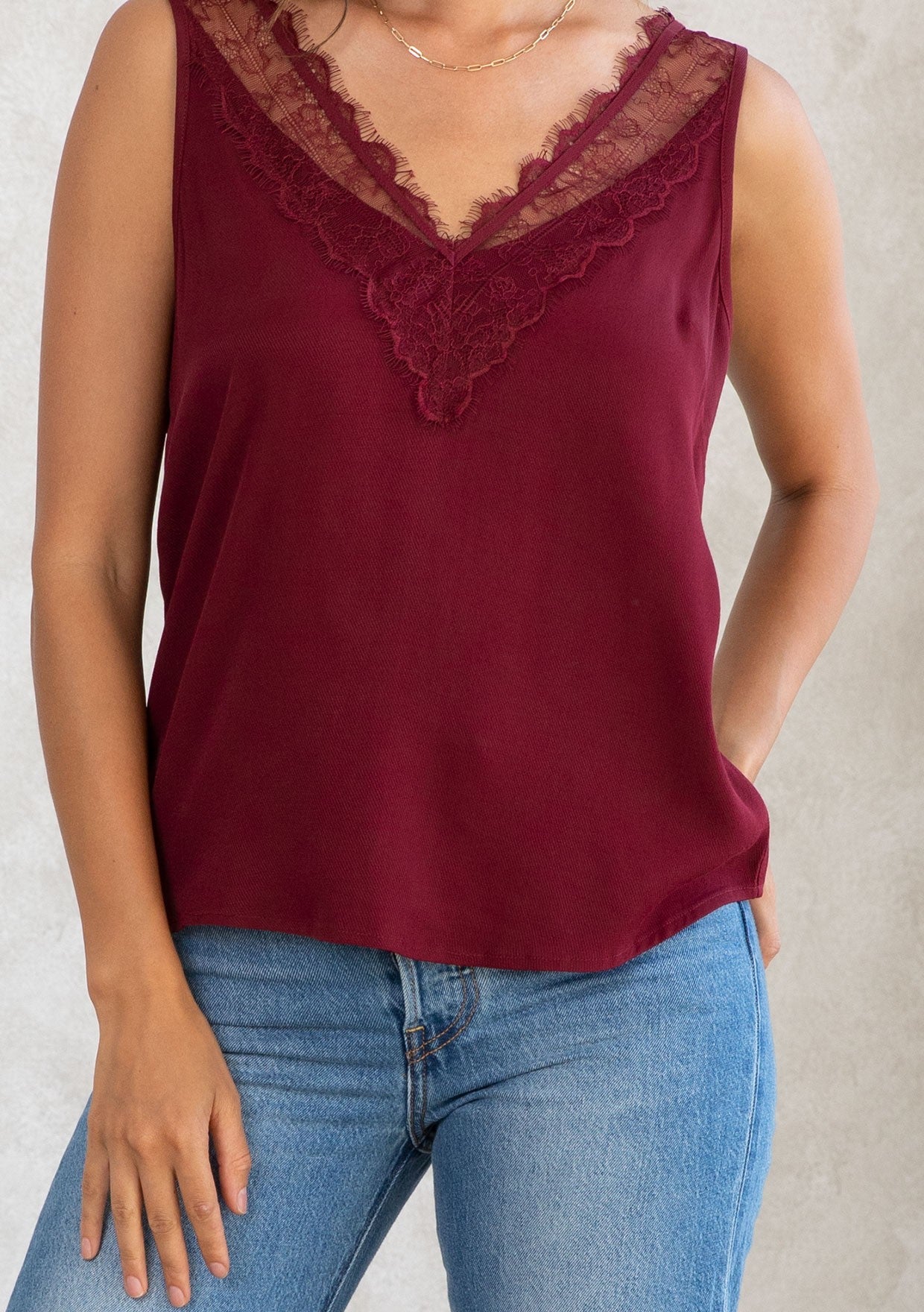 LYNETTE LACE TABK