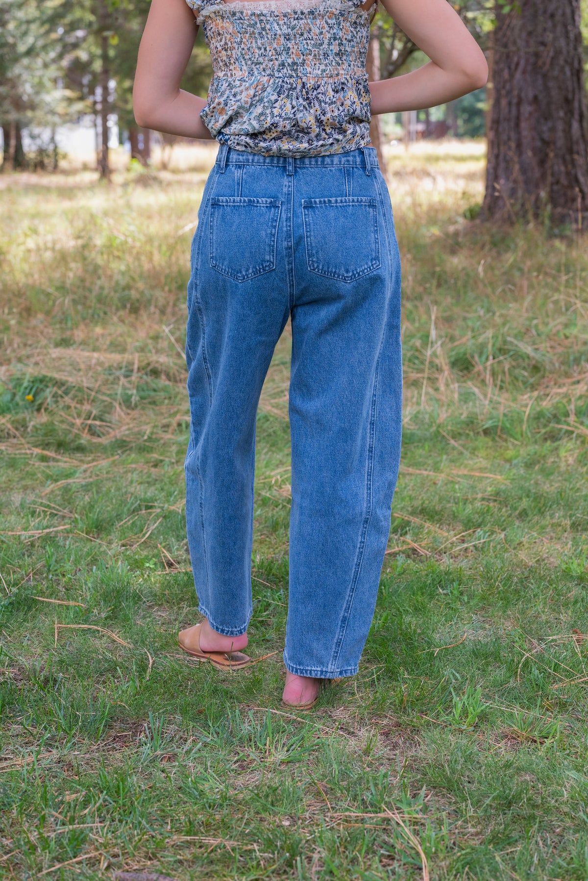 PLOT TWIST BARREL JEANS