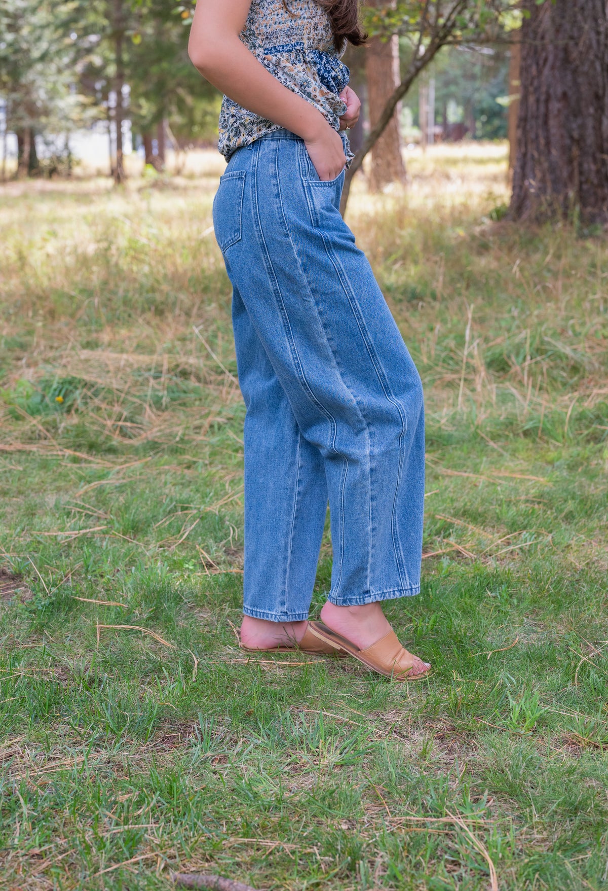 PLOT TWIST BARREL JEANS