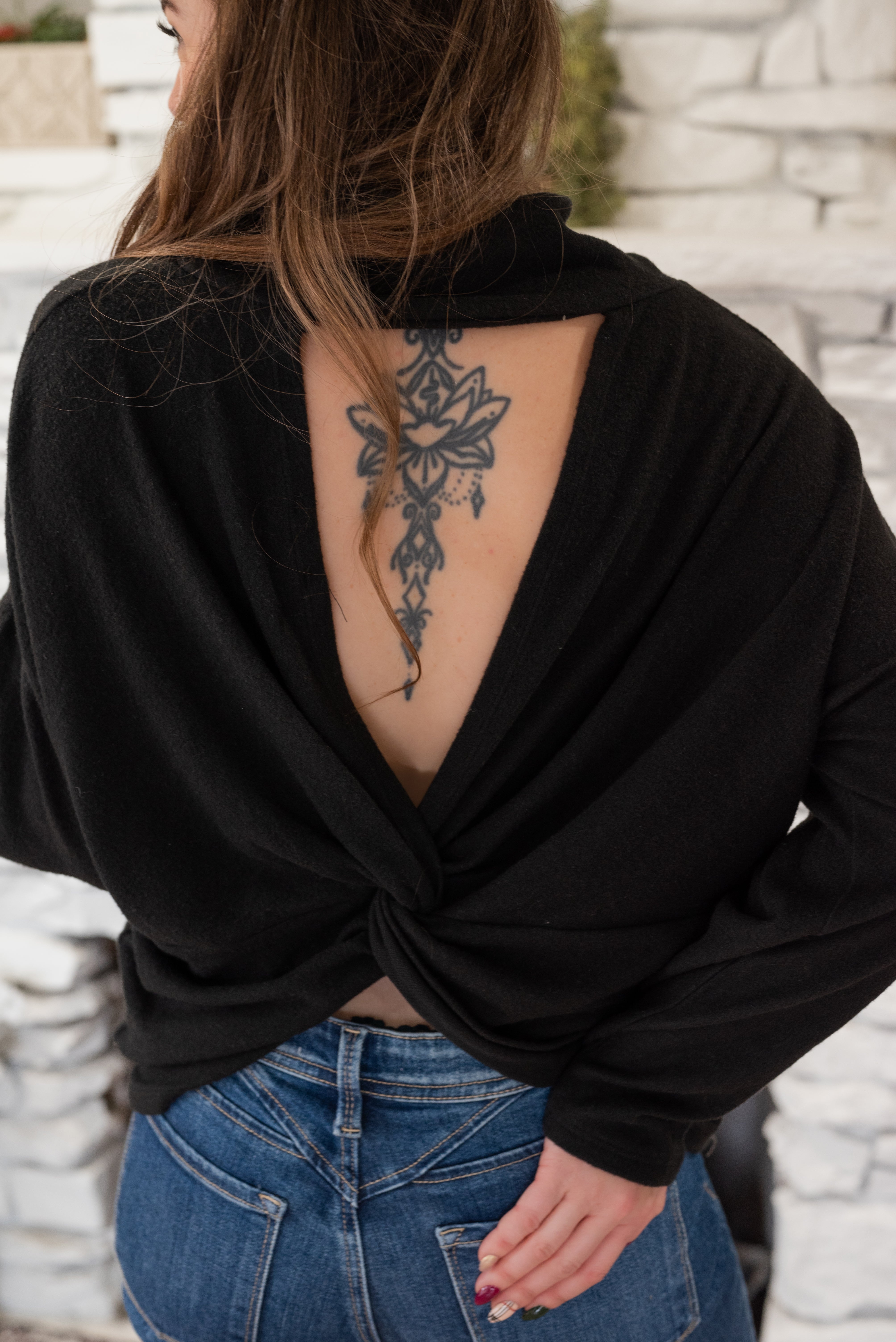 GLORIA TWIST BACK TOP