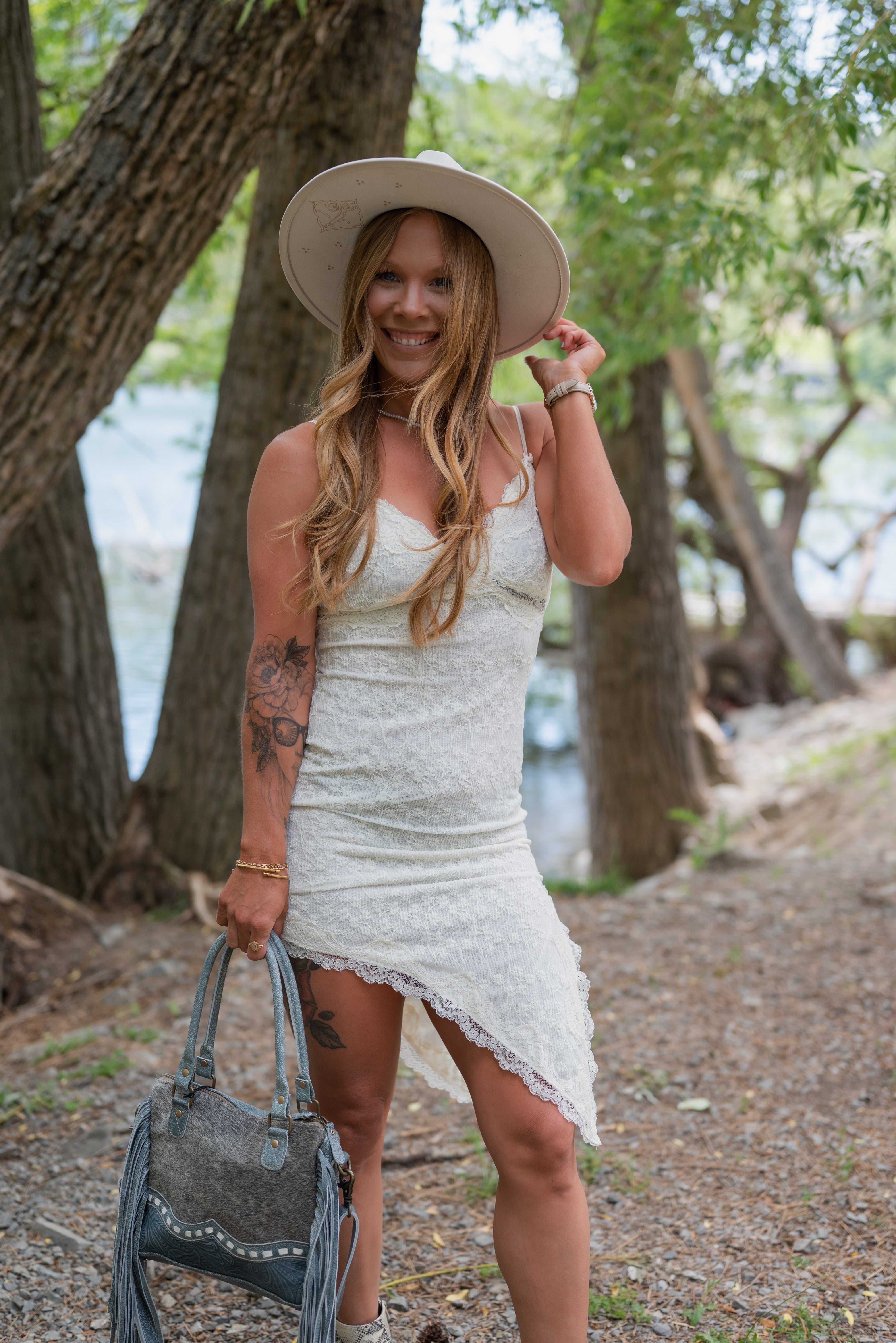 ELVIRA LACE DRESS