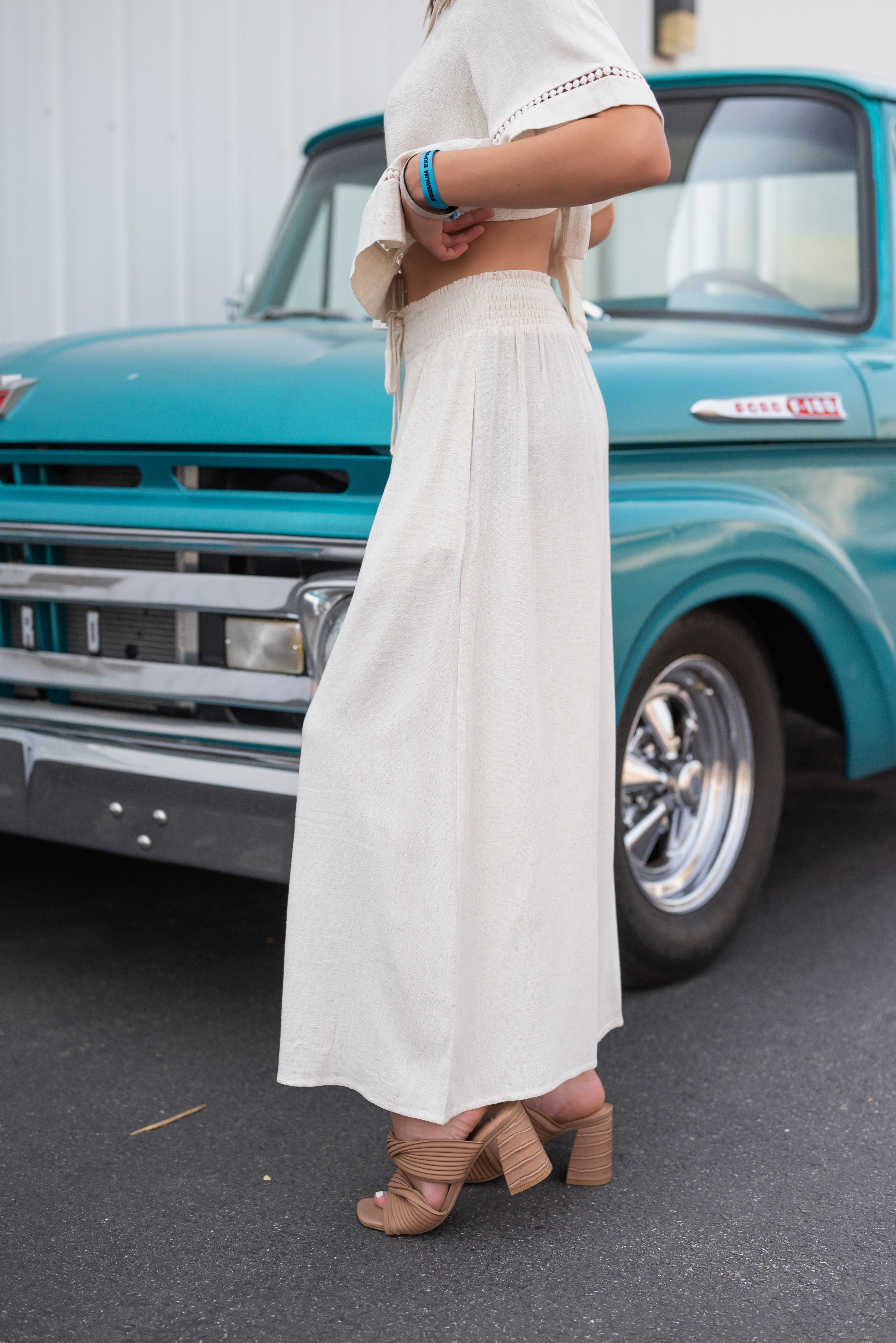 ELISE LINEN CAPRI