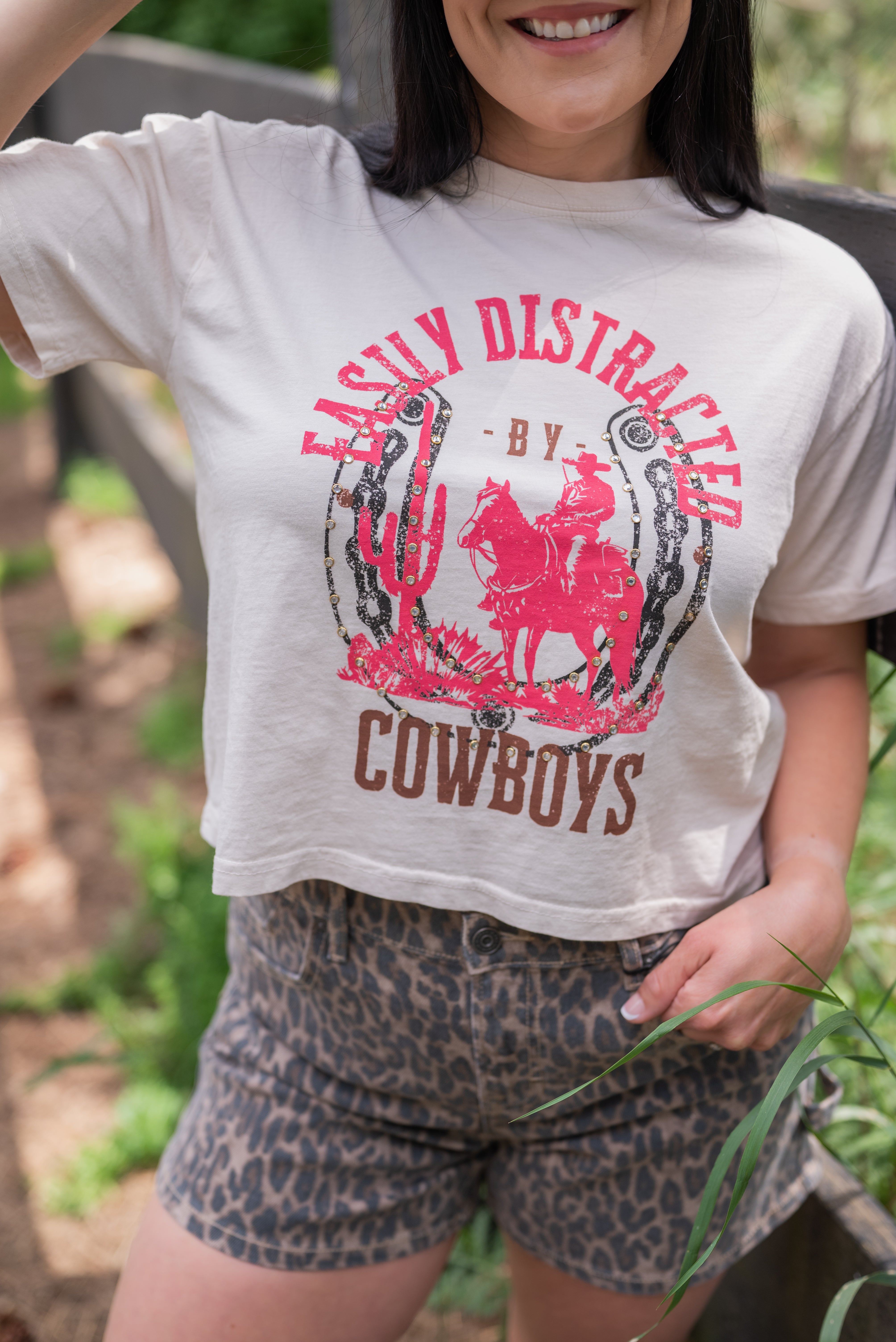 EASILY DISTRACTED TEE