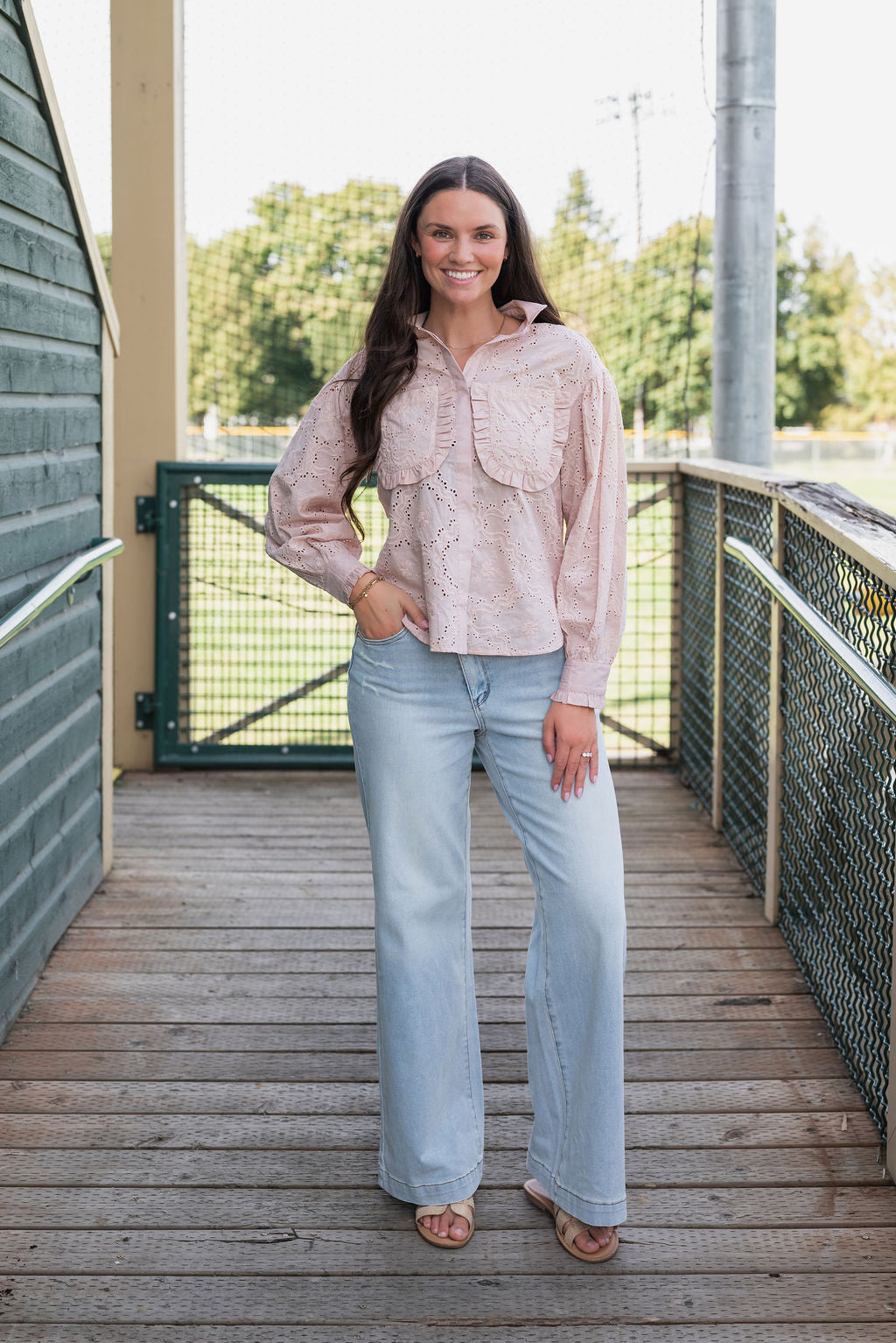 PHYLISS EYELET BUTTON DOWN