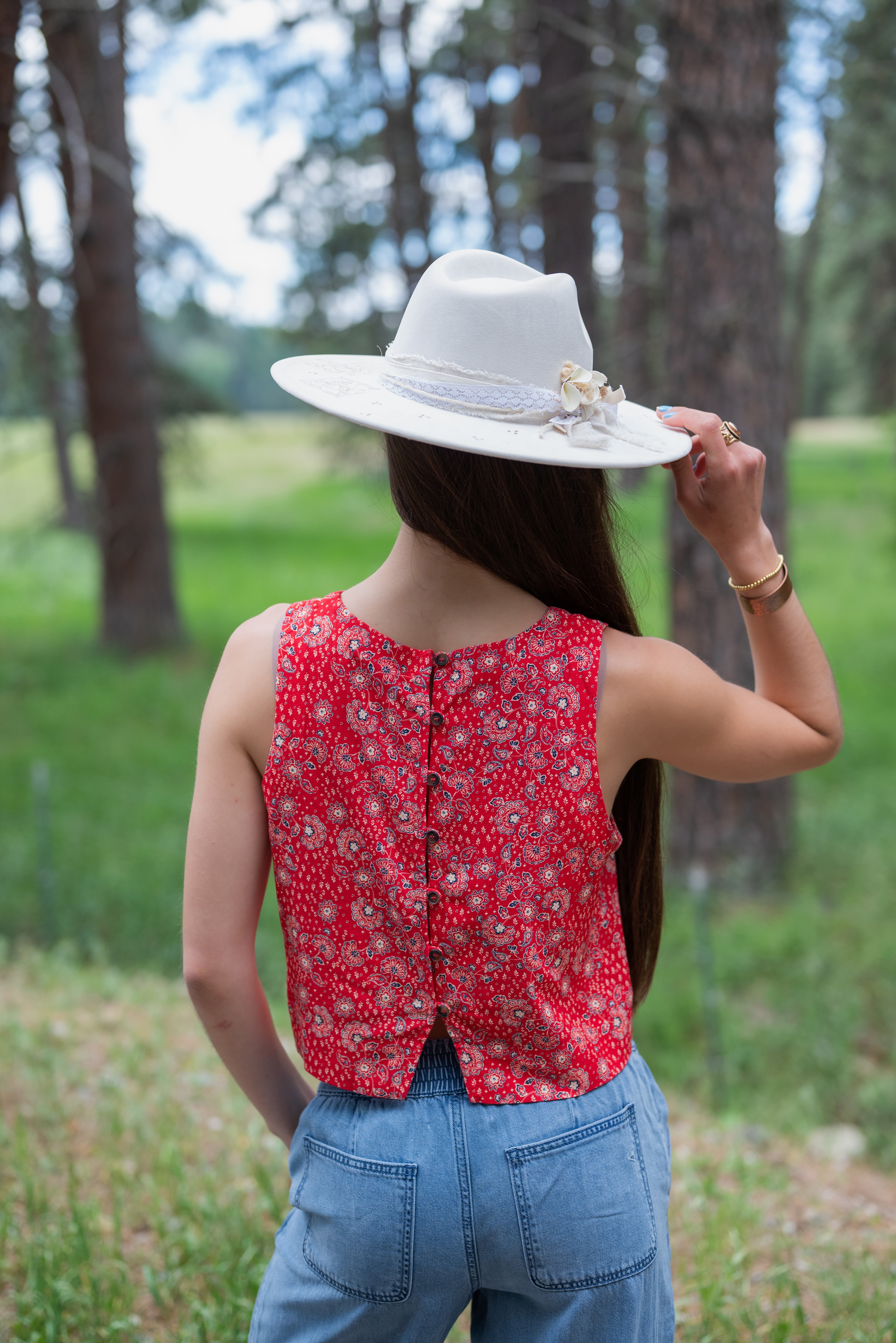 FIRECRACKER SLVLESS TOP