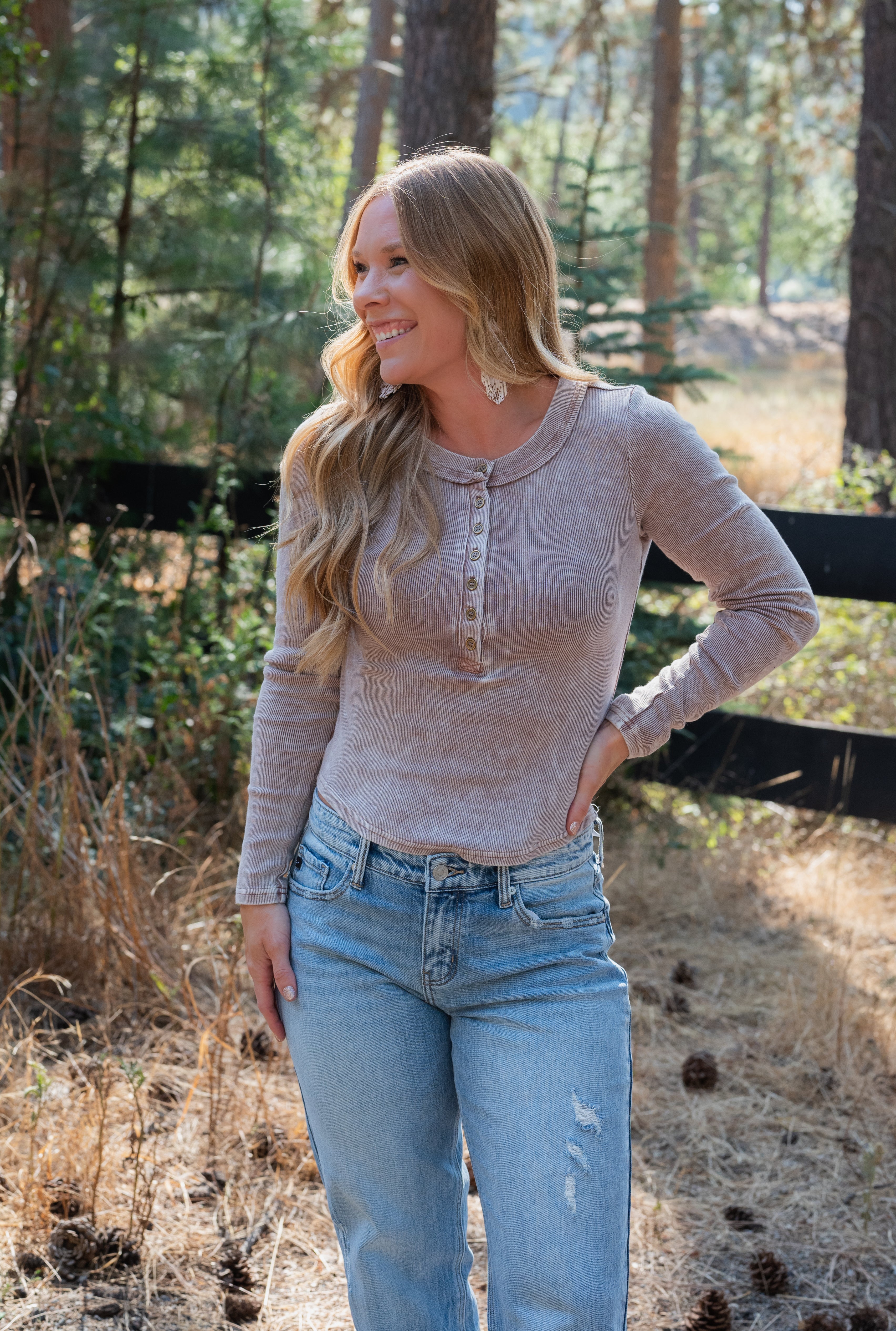 SKYLA HENLEY TOP