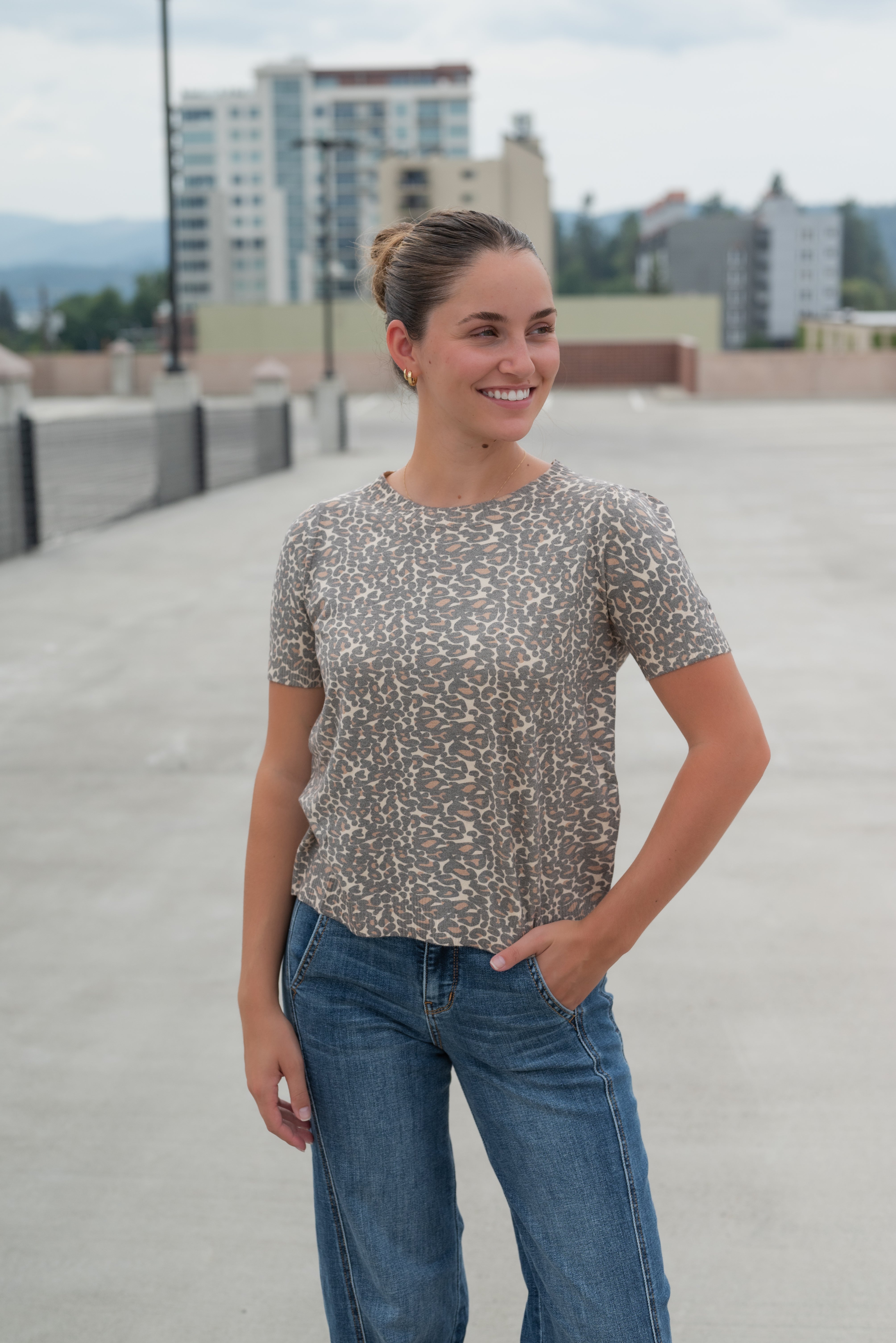 LEANN SS LEOPARD SWEATER