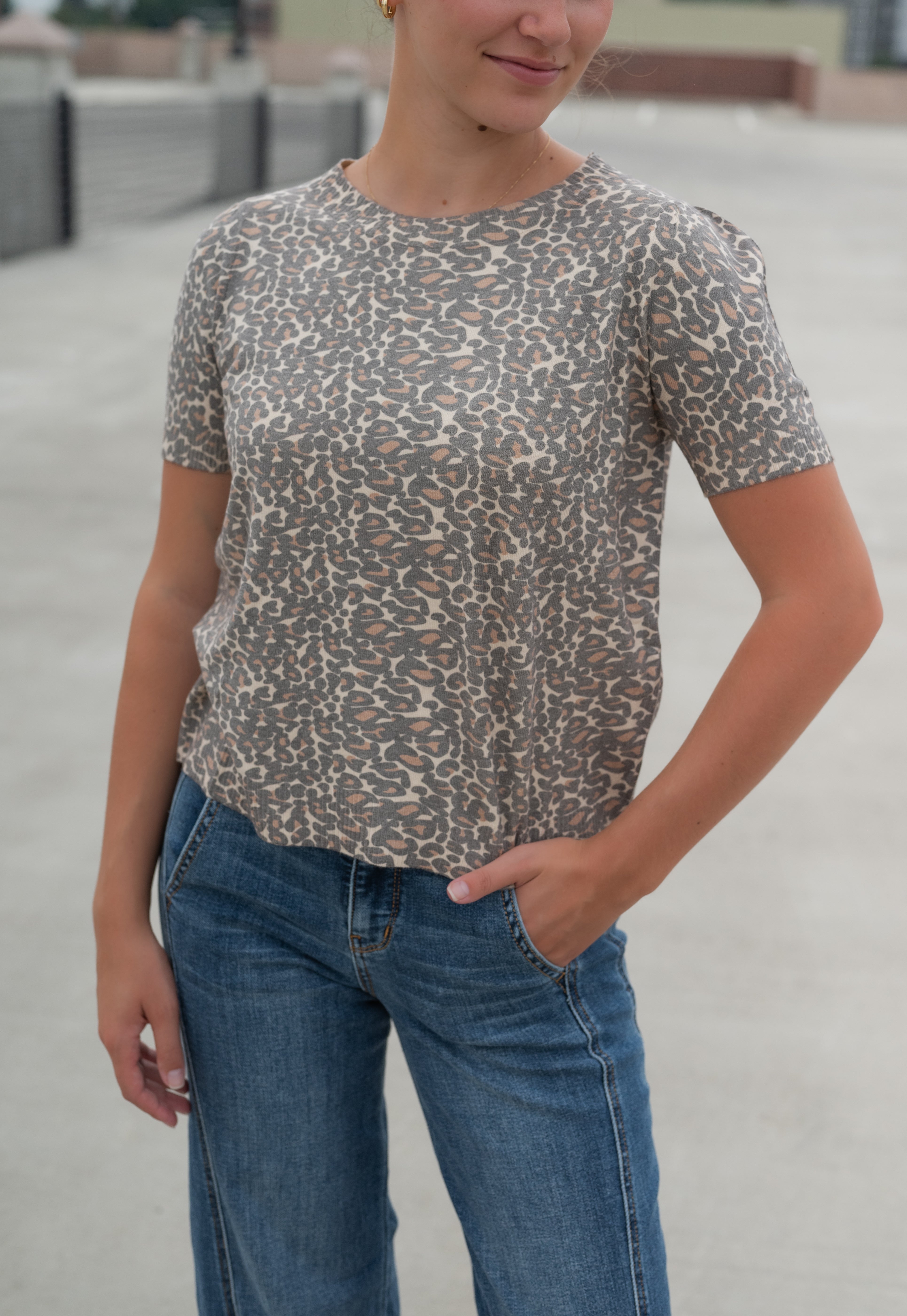LEANN SS LEOPARD SWEATER