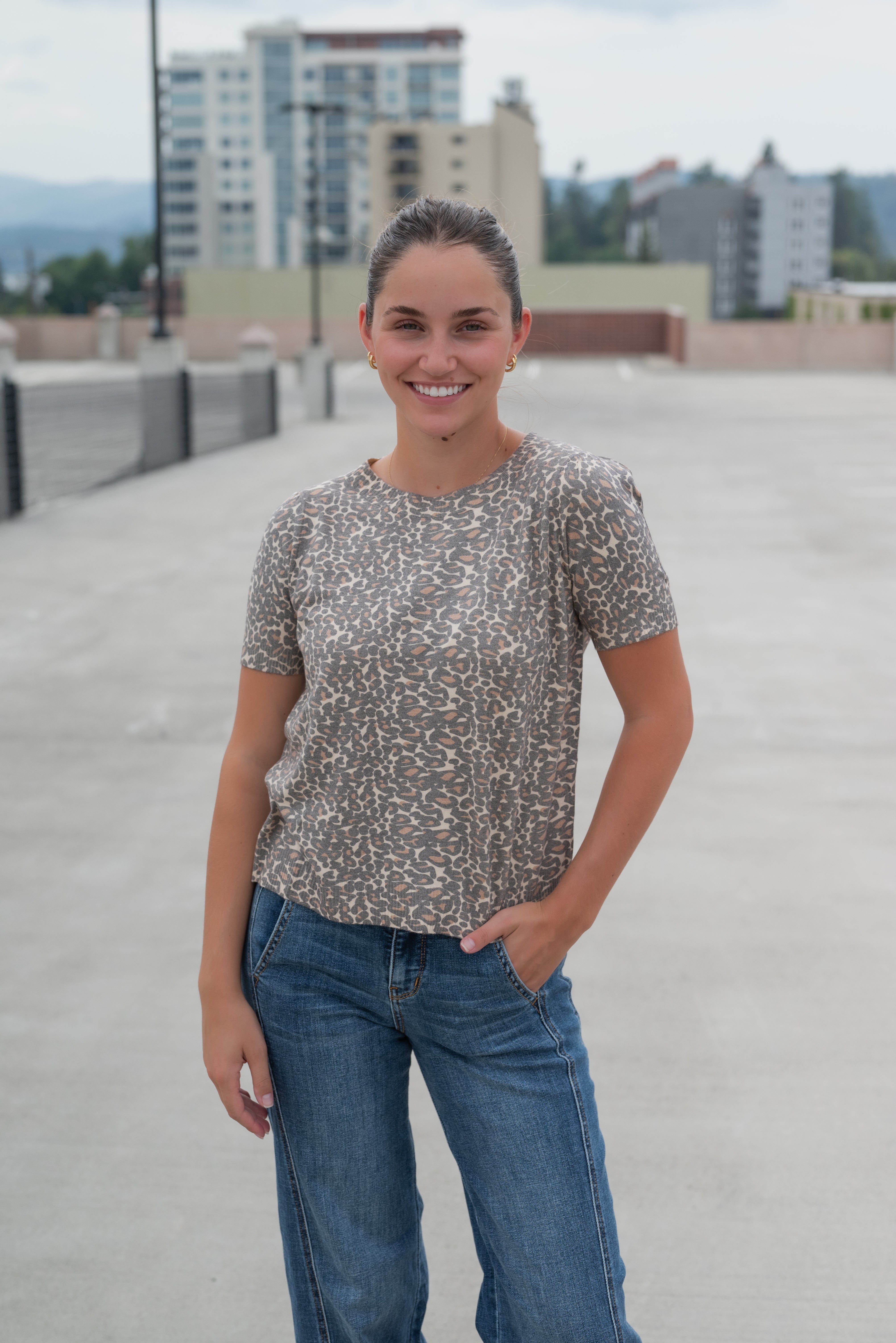 LEANN SS LEOPARD SWEATER