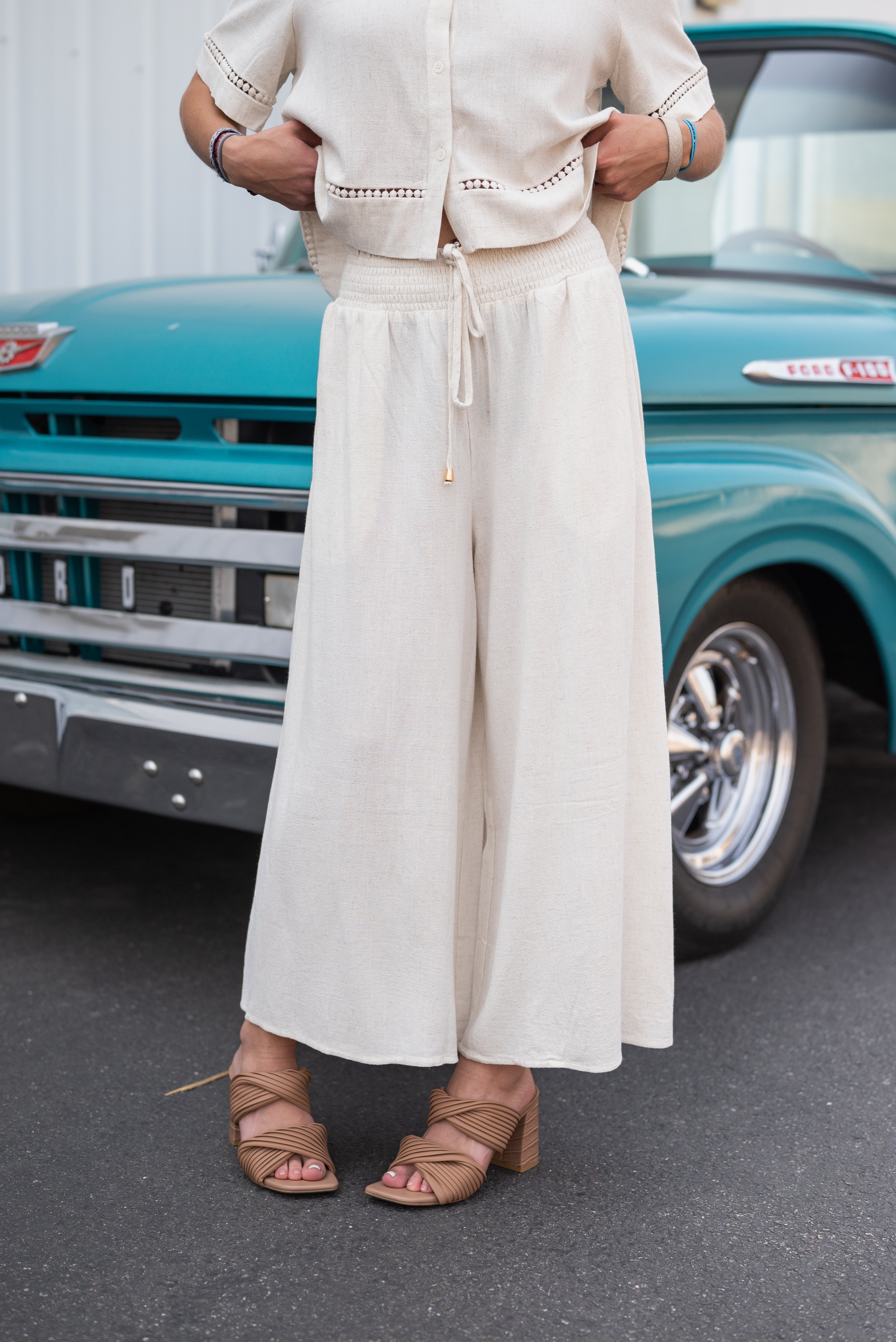 ELISE LINEN CAPRI
