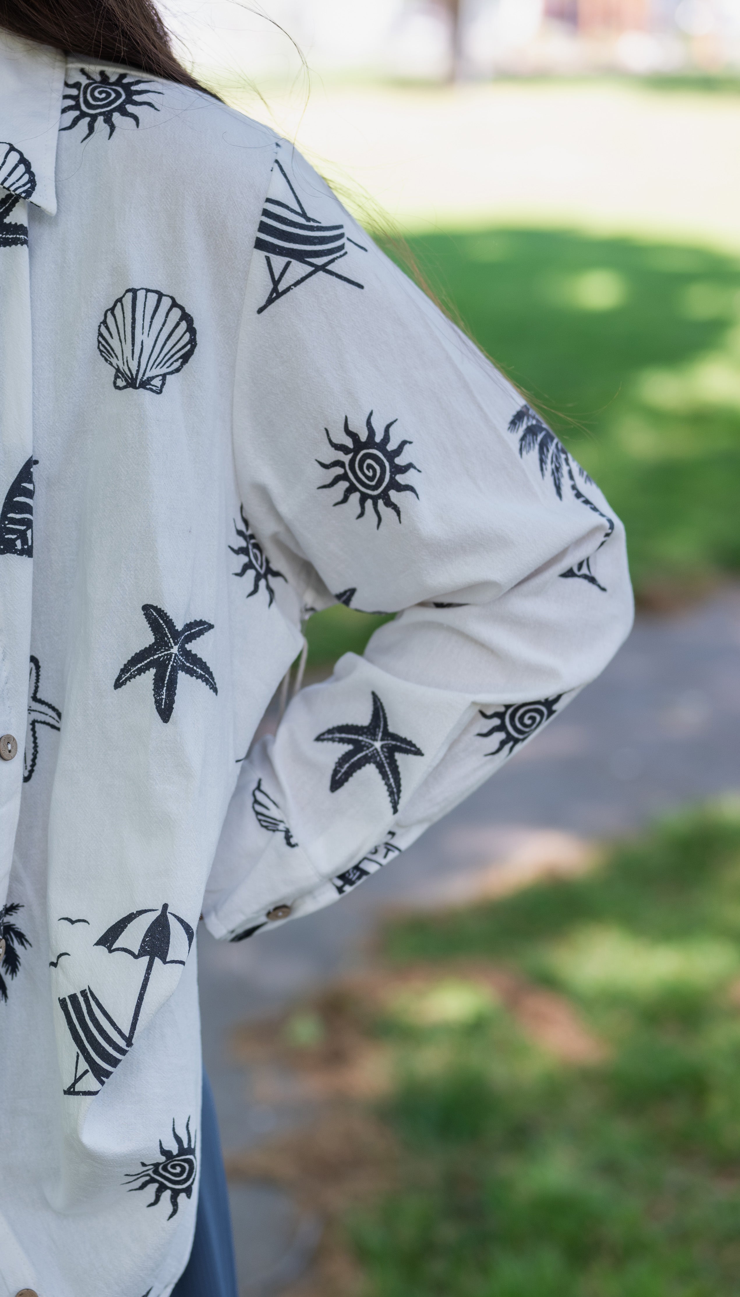 BEACH DAY BUTTON UP