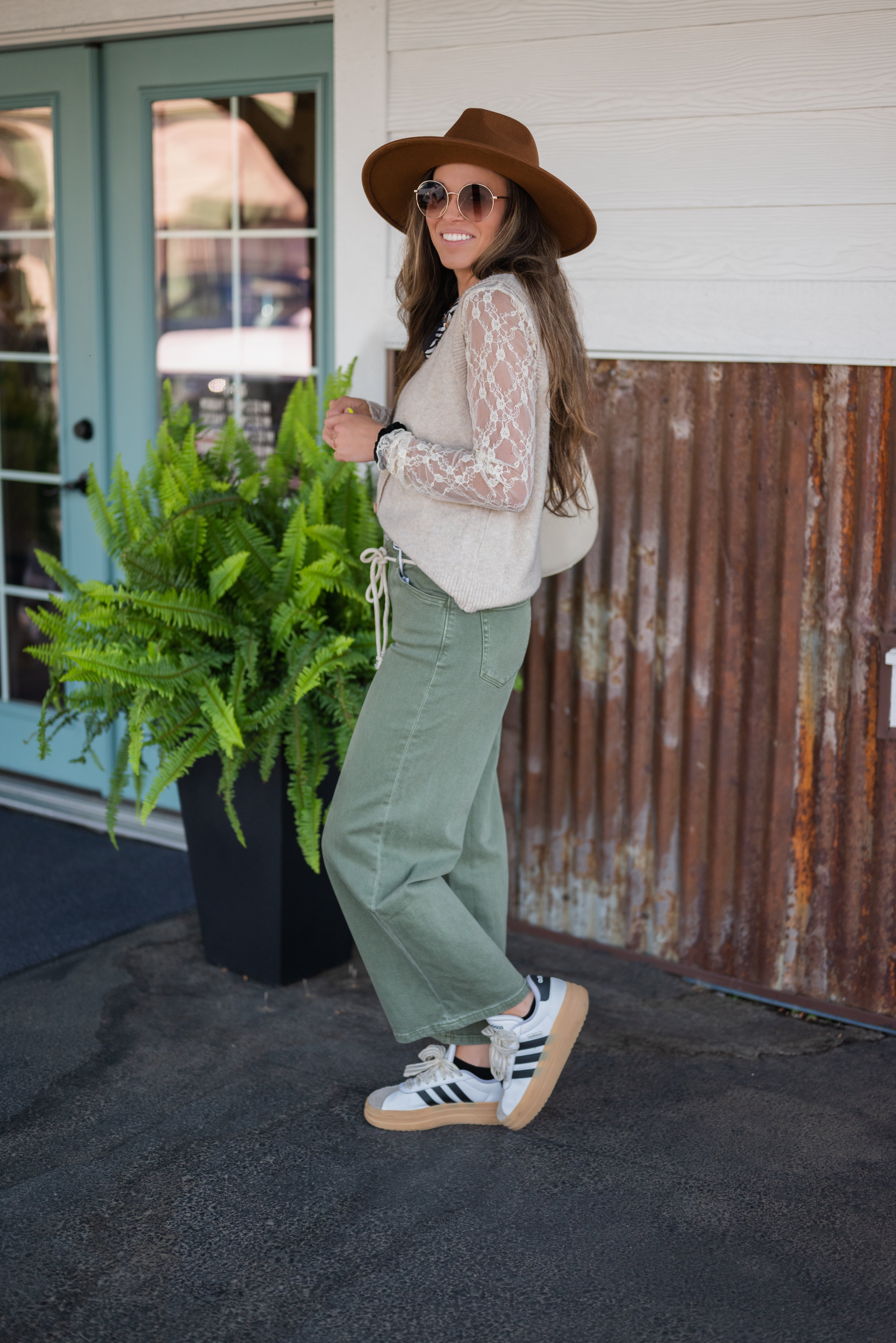 GABI HW CROP WIDE
