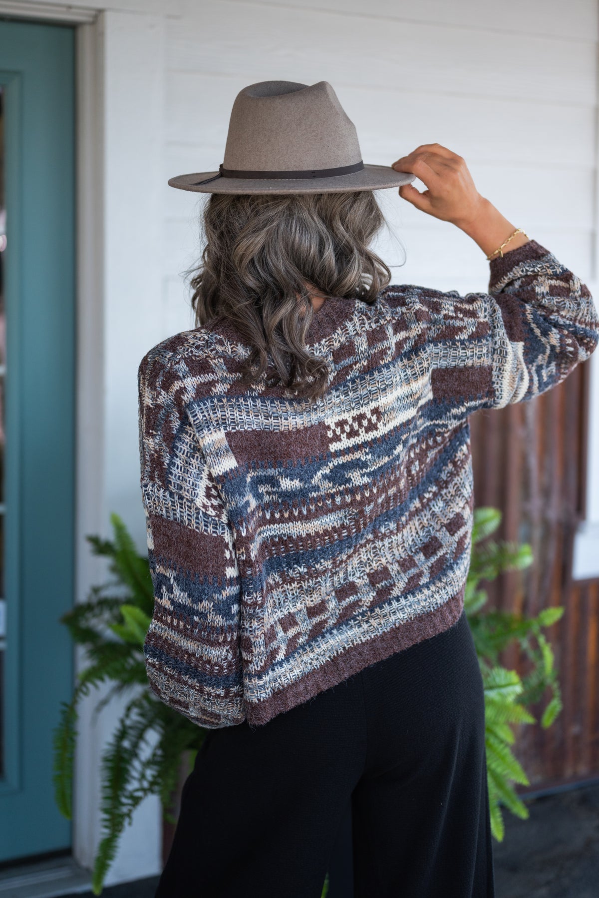 SUSAN V-NECK SWEATER