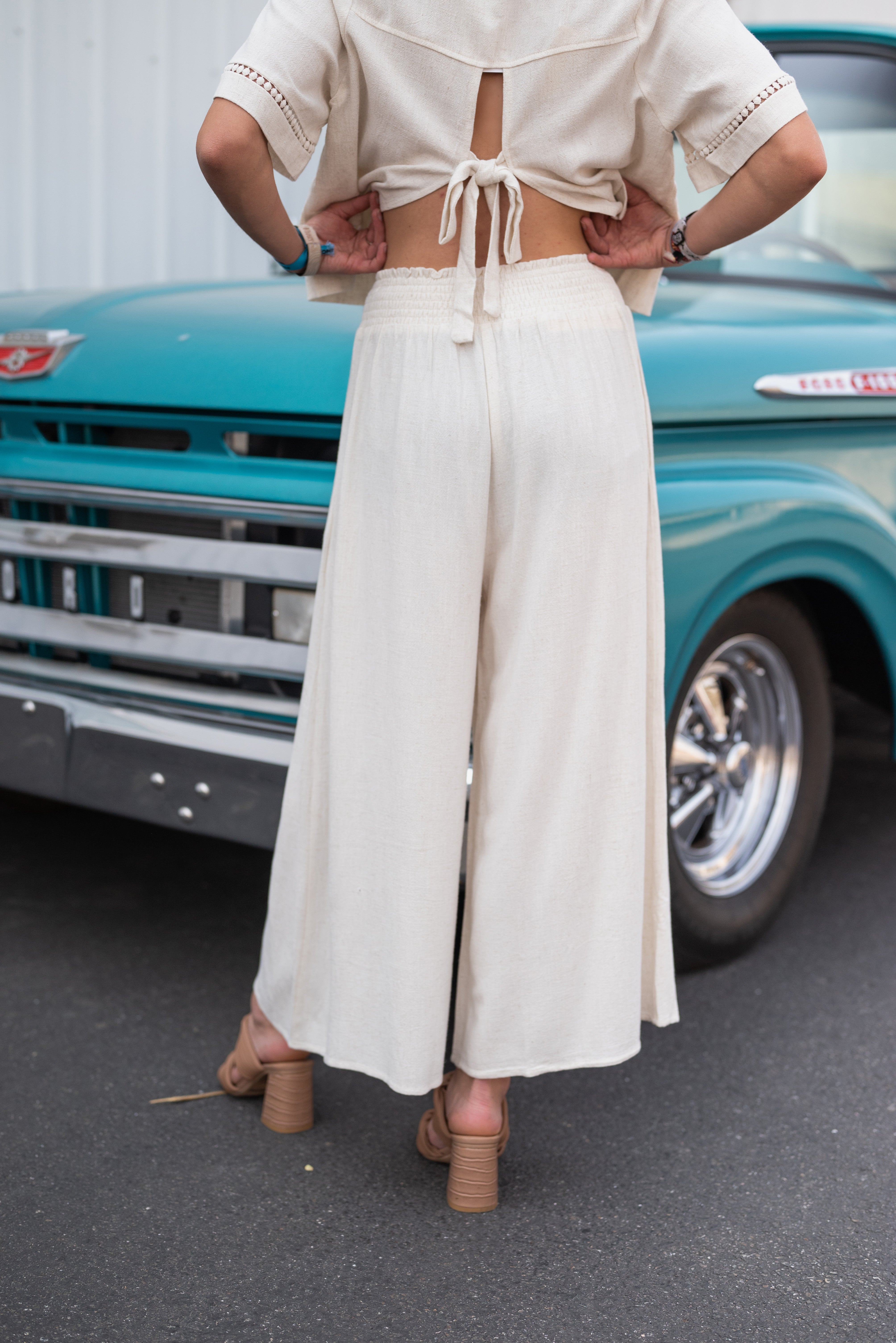 ELISE LINEN CAPRI