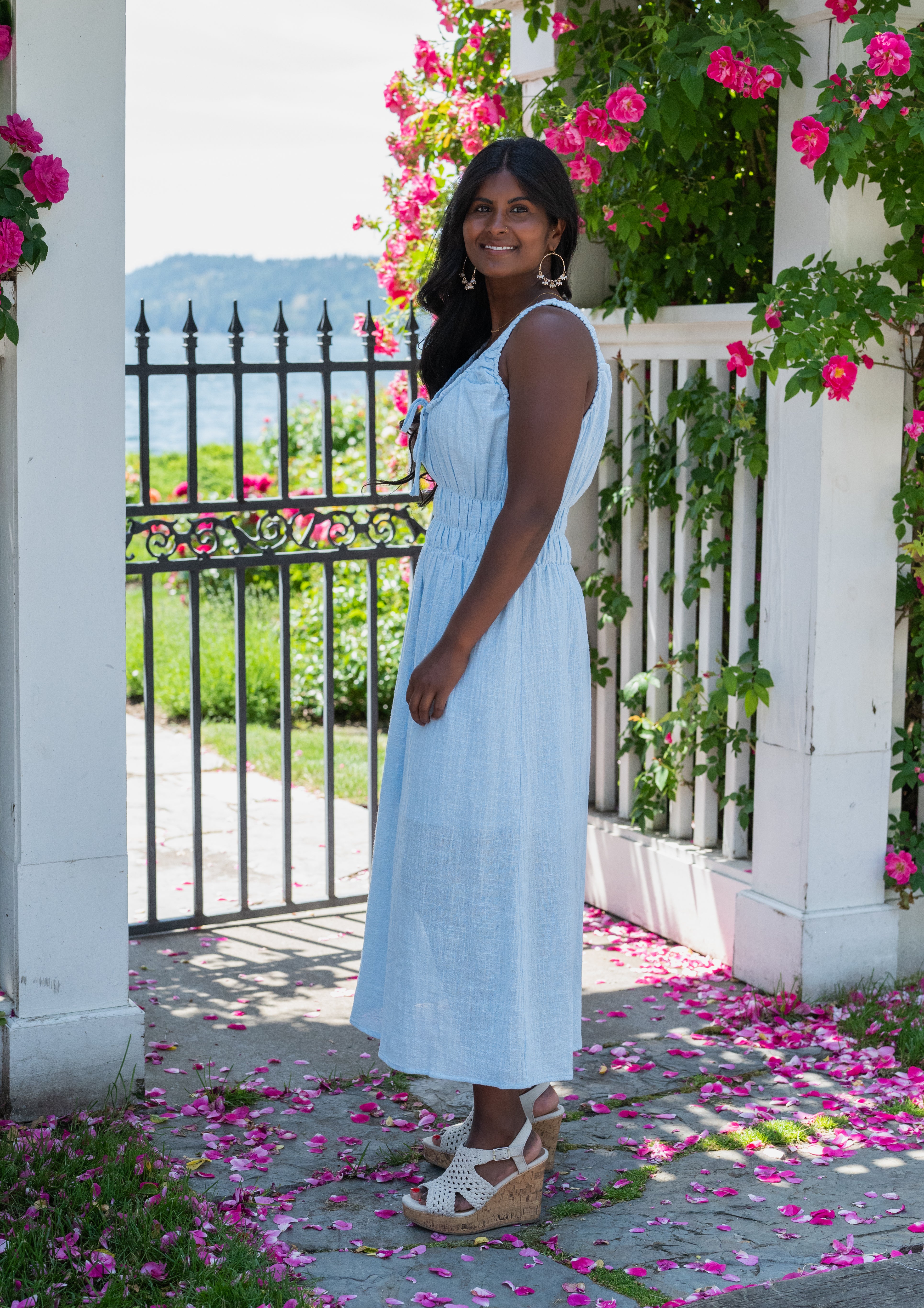SO CAL SCRUNCHY DETAILS MIDI DRESS
