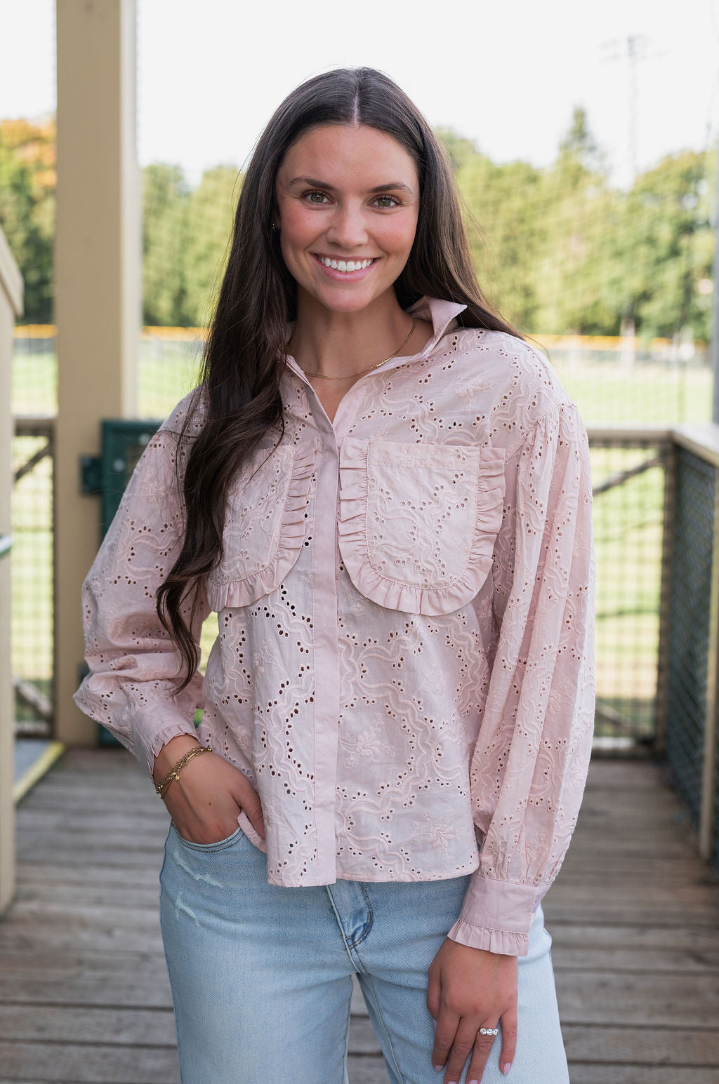 PHYLISS EYELET BUTTON DOWN