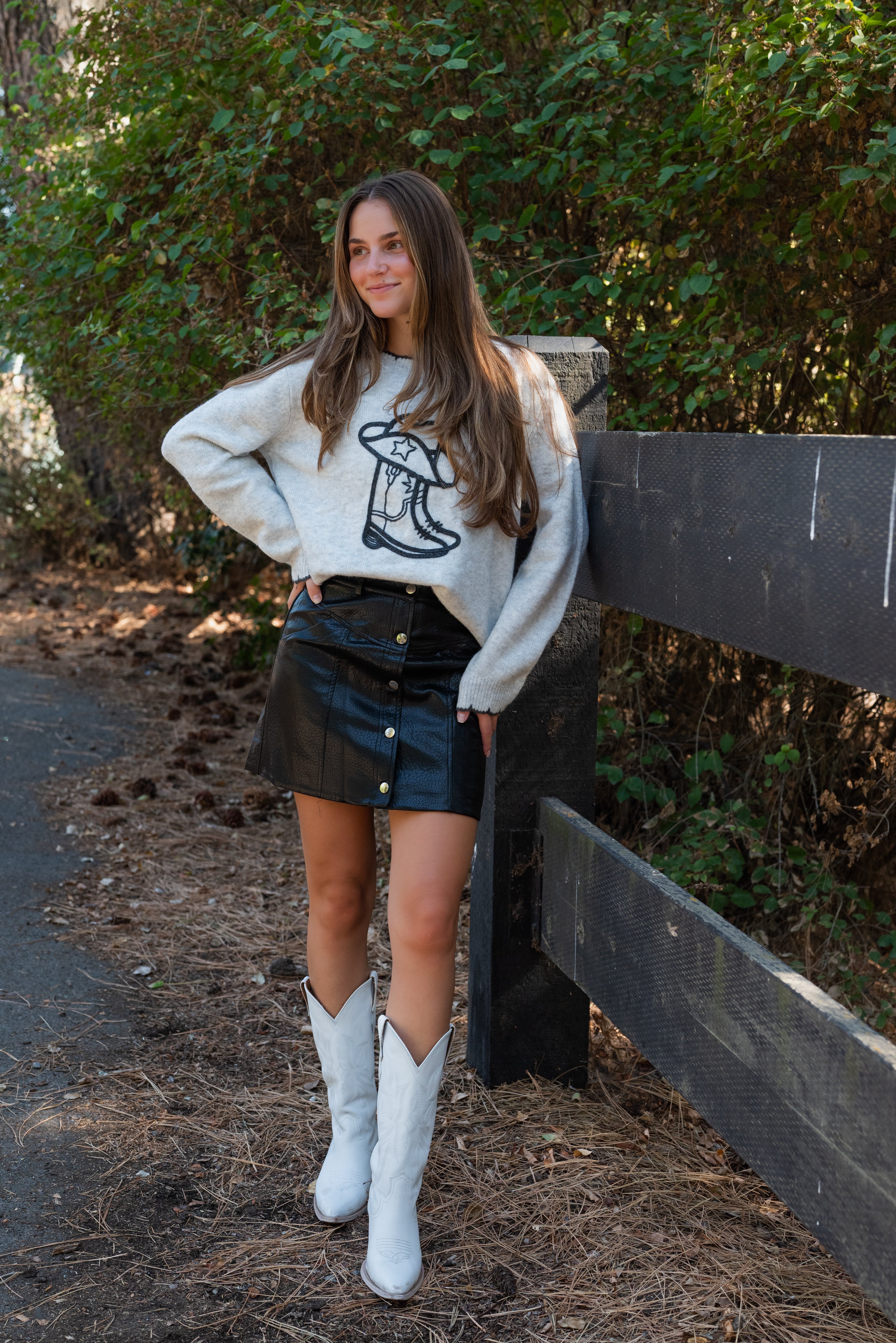 BOOT SWEATER