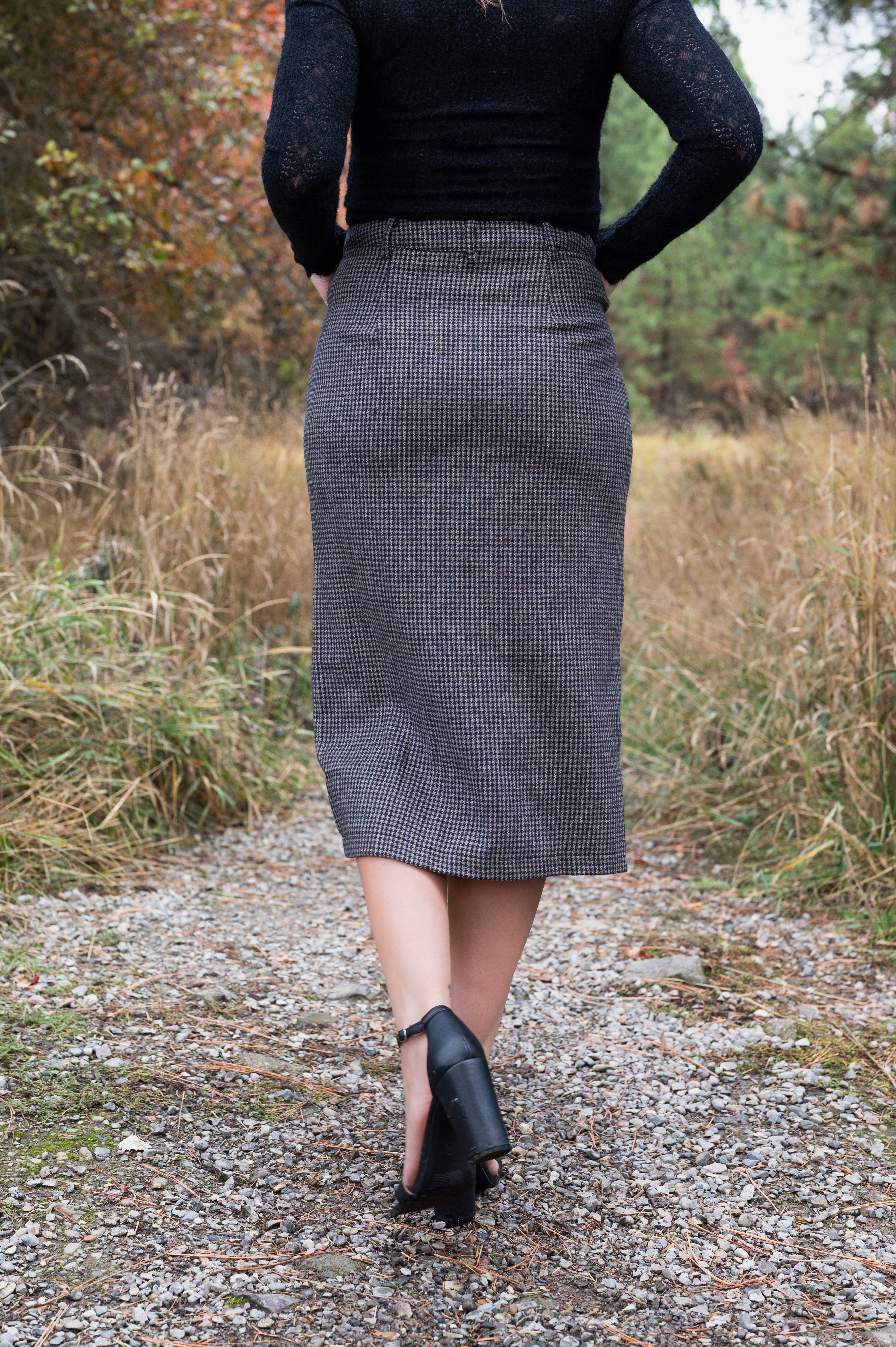 OUTTA HERE HOUNDSTOOTH SKIRT