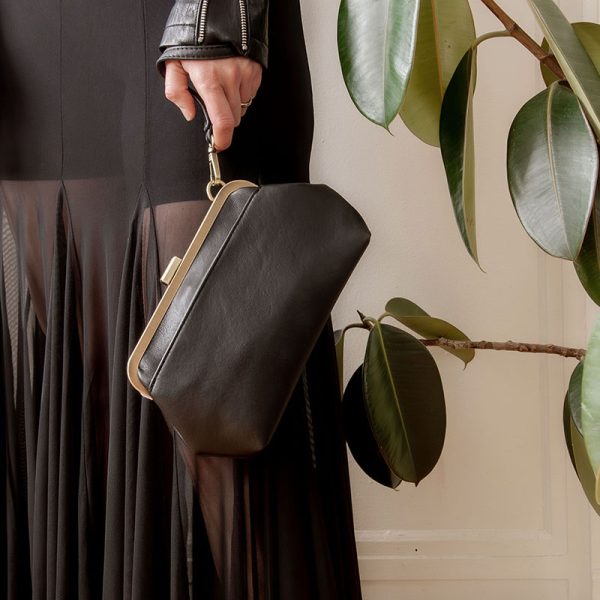 Vivie Convertible Crossbody Wristlet