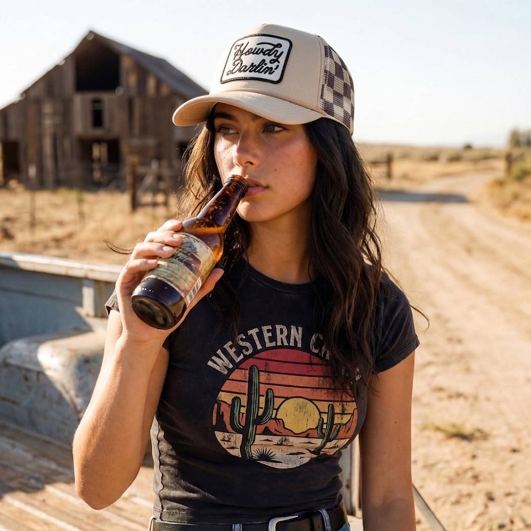 HOWDY DARLIN'  Trucker Hat